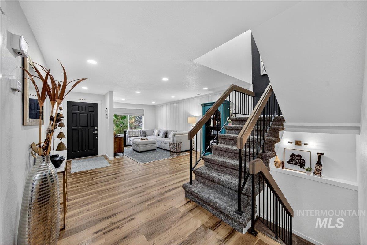 760 N Meaghan Pl, Boise, Idaho 83712-6611, 6 Bedrooms, 4 Bathrooms, Residential For Sale, Price $850,000,MLS 98974331