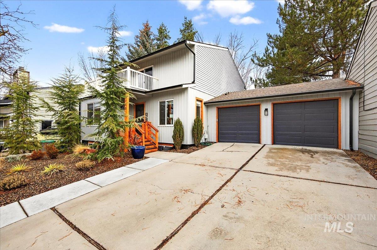 760 N Meaghan Pl, Boise, Idaho 83712-6611, 6 Bedrooms, 4 Bathrooms, Residential For Sale, Price $850,000,MLS 98974331