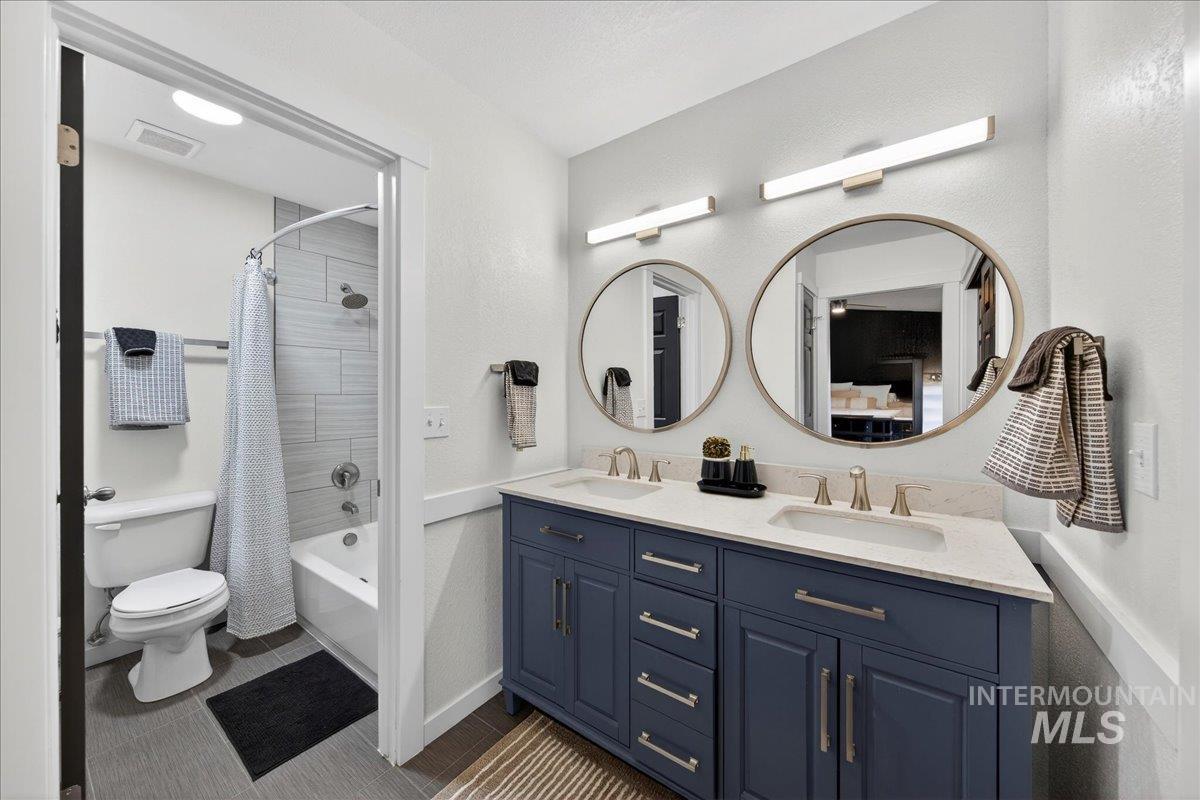 760 N Meaghan Pl, Boise, Idaho 83712-6611, 6 Bedrooms, 4 Bathrooms, Residential For Sale, Price $850,000,MLS 98974331