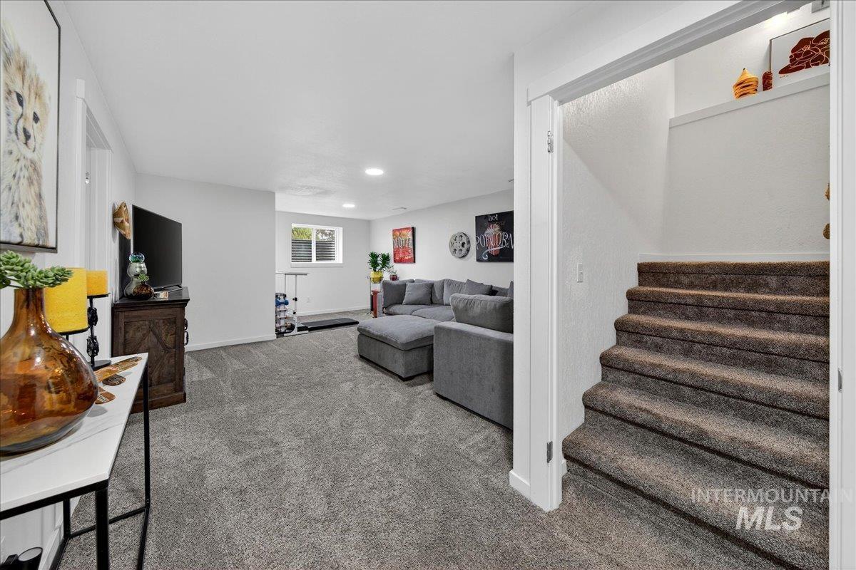 760 N Meaghan Pl, Boise, Idaho 83712-6611, 6 Bedrooms, 4 Bathrooms, Residential For Sale, Price $850,000,MLS 98974331