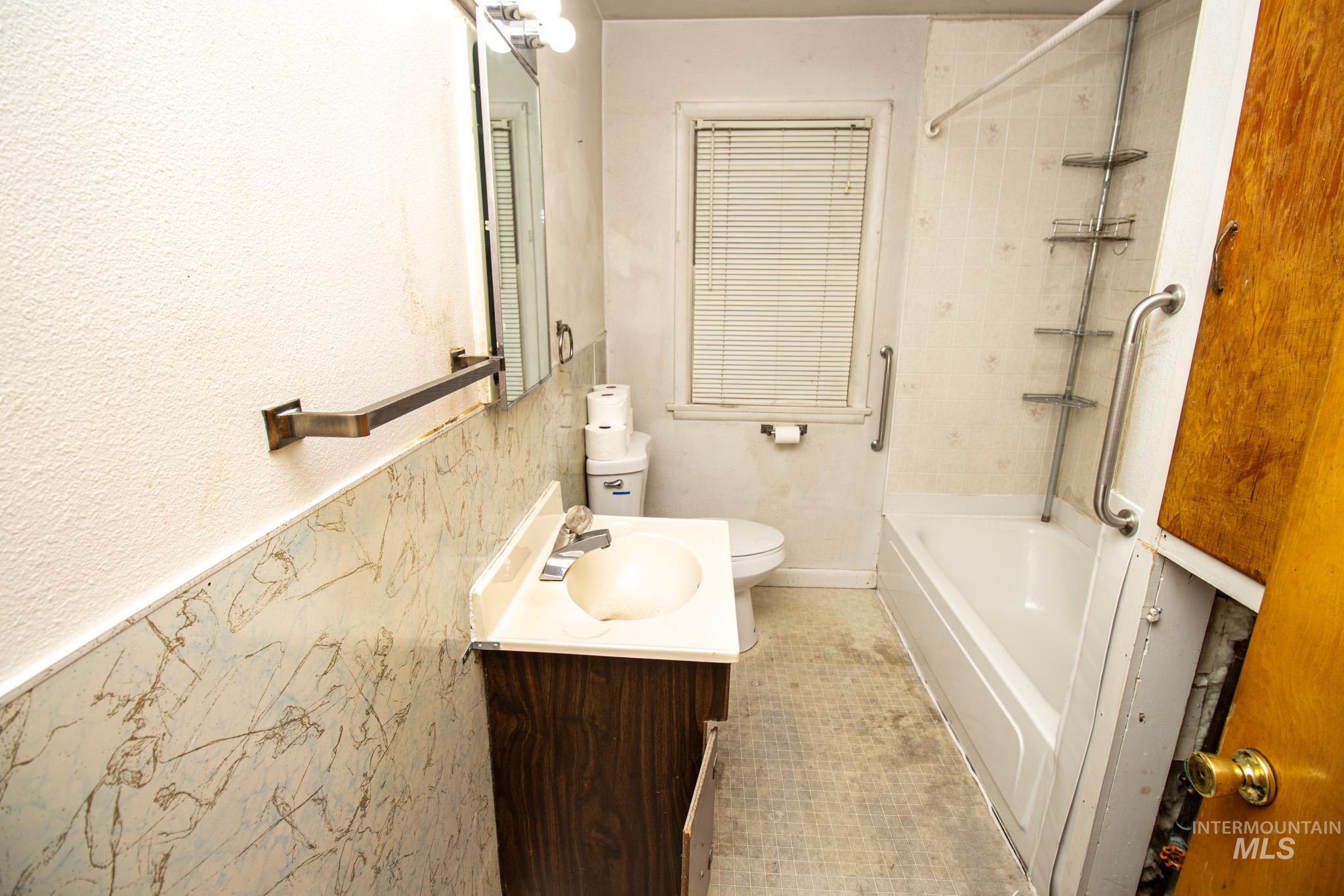 12644 Jerome Ave, Orofino, Idaho 83544, 2 Bedrooms, 1 Bathroom, Residential For Sale, Price $230,000,MLS 98974339