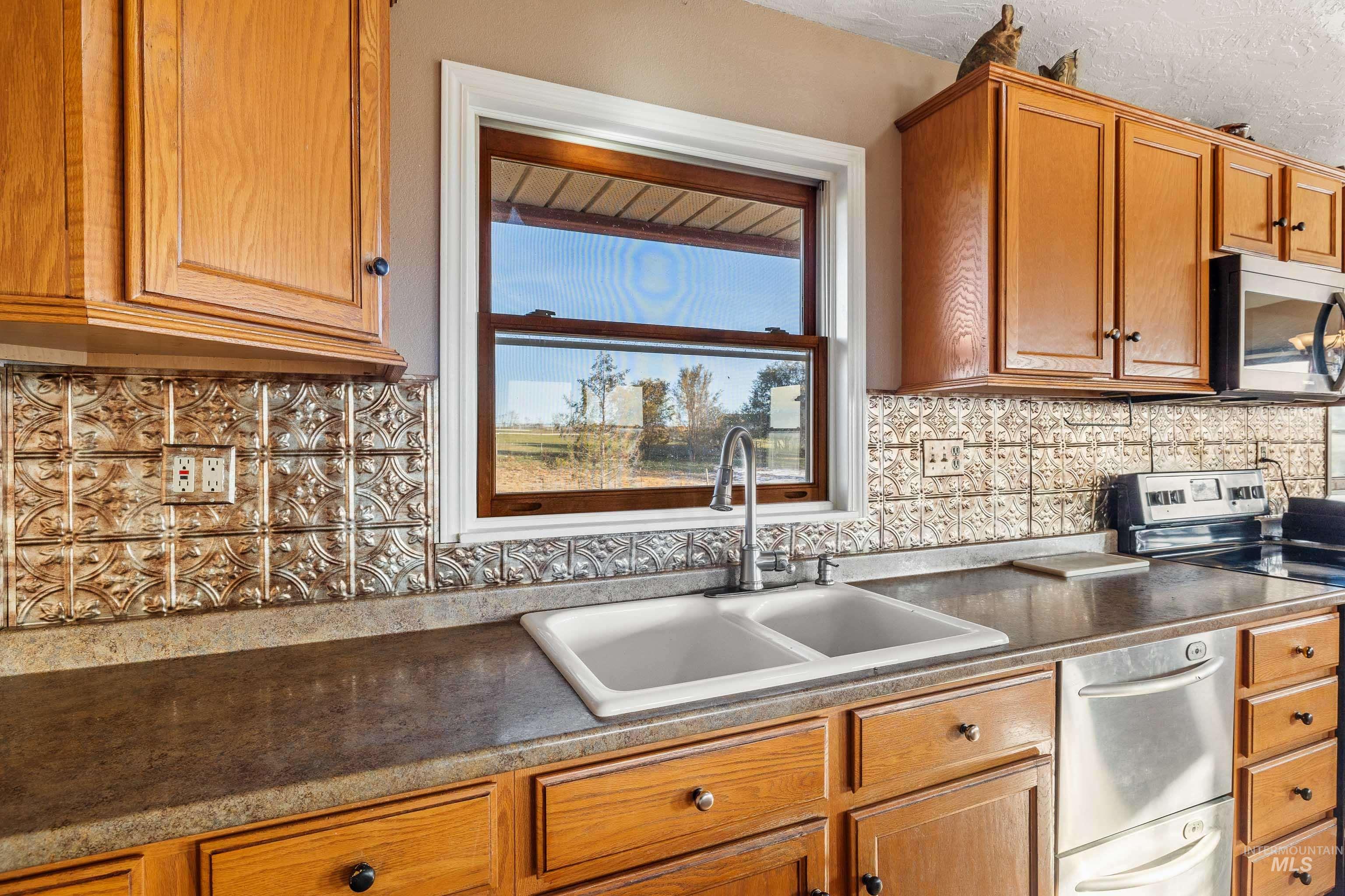 284 S 370 W, Jerome, Idaho 83338, 5 Bedrooms, 3 Bathrooms, Residential For Sale, Price $654,900,MLS 98974341