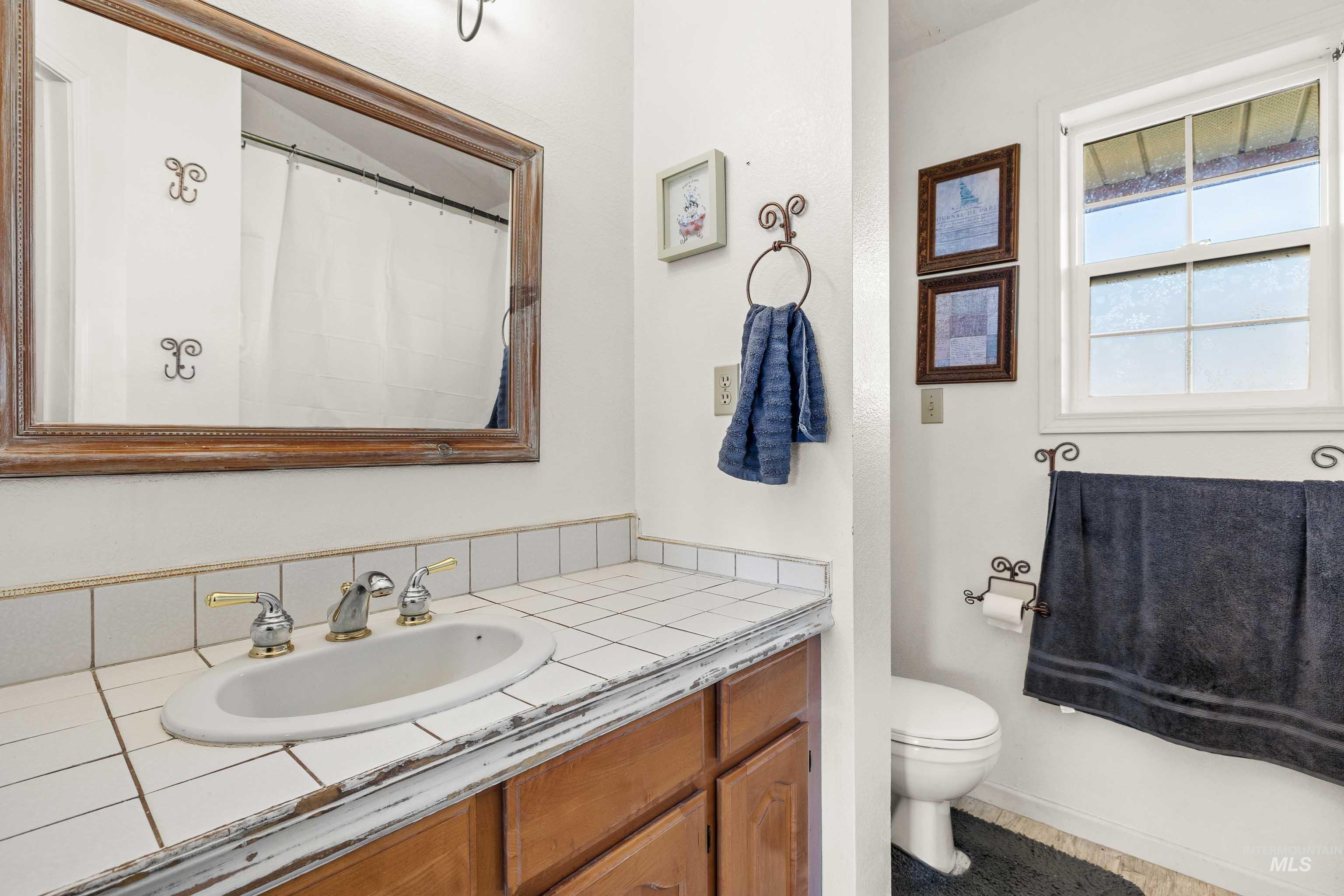 284 S 370 W, Jerome, Idaho 83338, 5 Bedrooms, 3 Bathrooms, Residential For Sale, Price $654,900,MLS 98974341