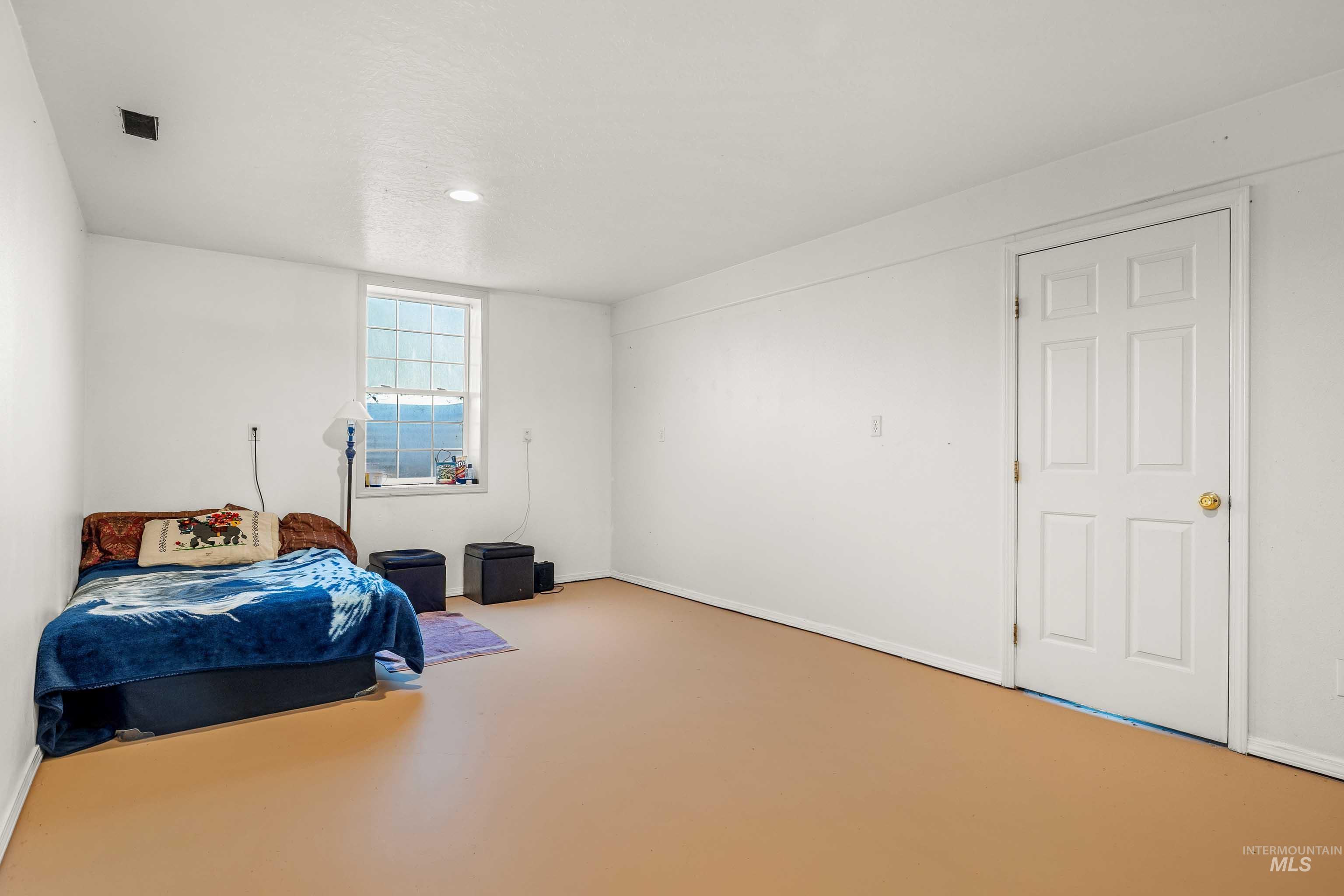 284 S 370 W, Jerome, Idaho 83338, 5 Bedrooms, 3 Bathrooms, Residential For Sale, Price $654,900,MLS 98974341