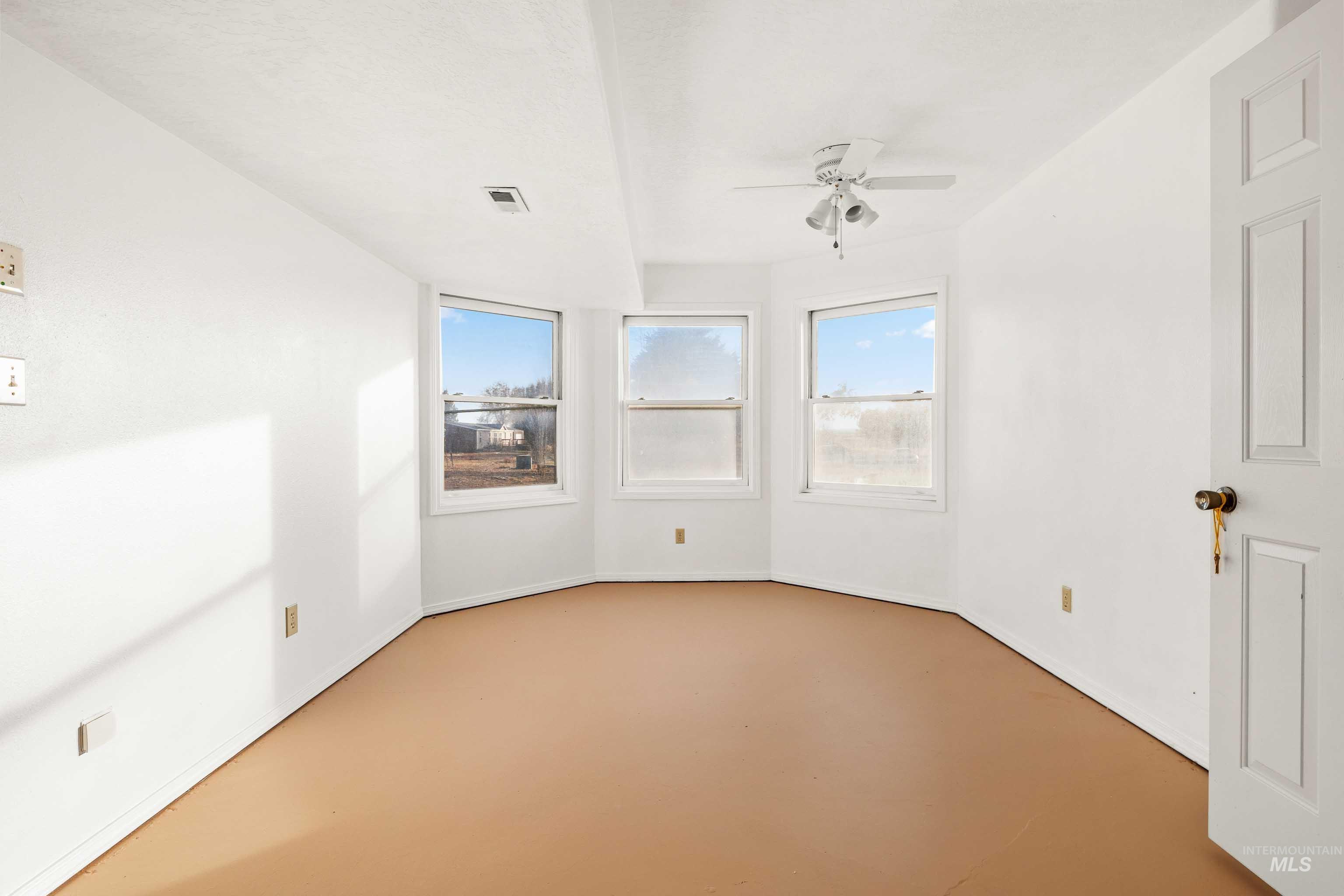 284 S 370 W, Jerome, Idaho 83338, 5 Bedrooms, 3 Bathrooms, Residential For Sale, Price $654,900,MLS 98974341