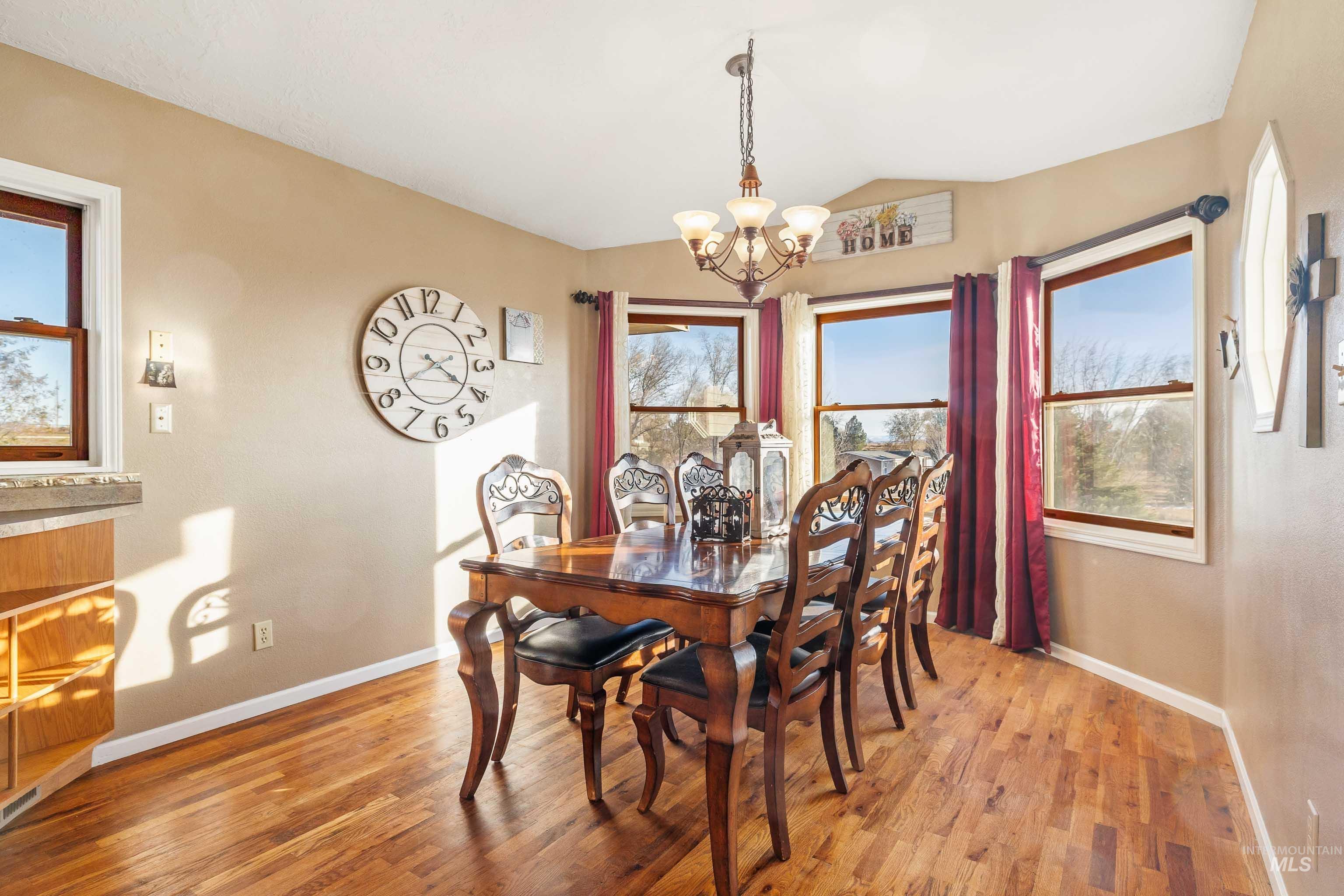 284 S 370 W, Jerome, Idaho 83338, 5 Bedrooms, 3 Bathrooms, Residential For Sale, Price $654,900,MLS 98974341