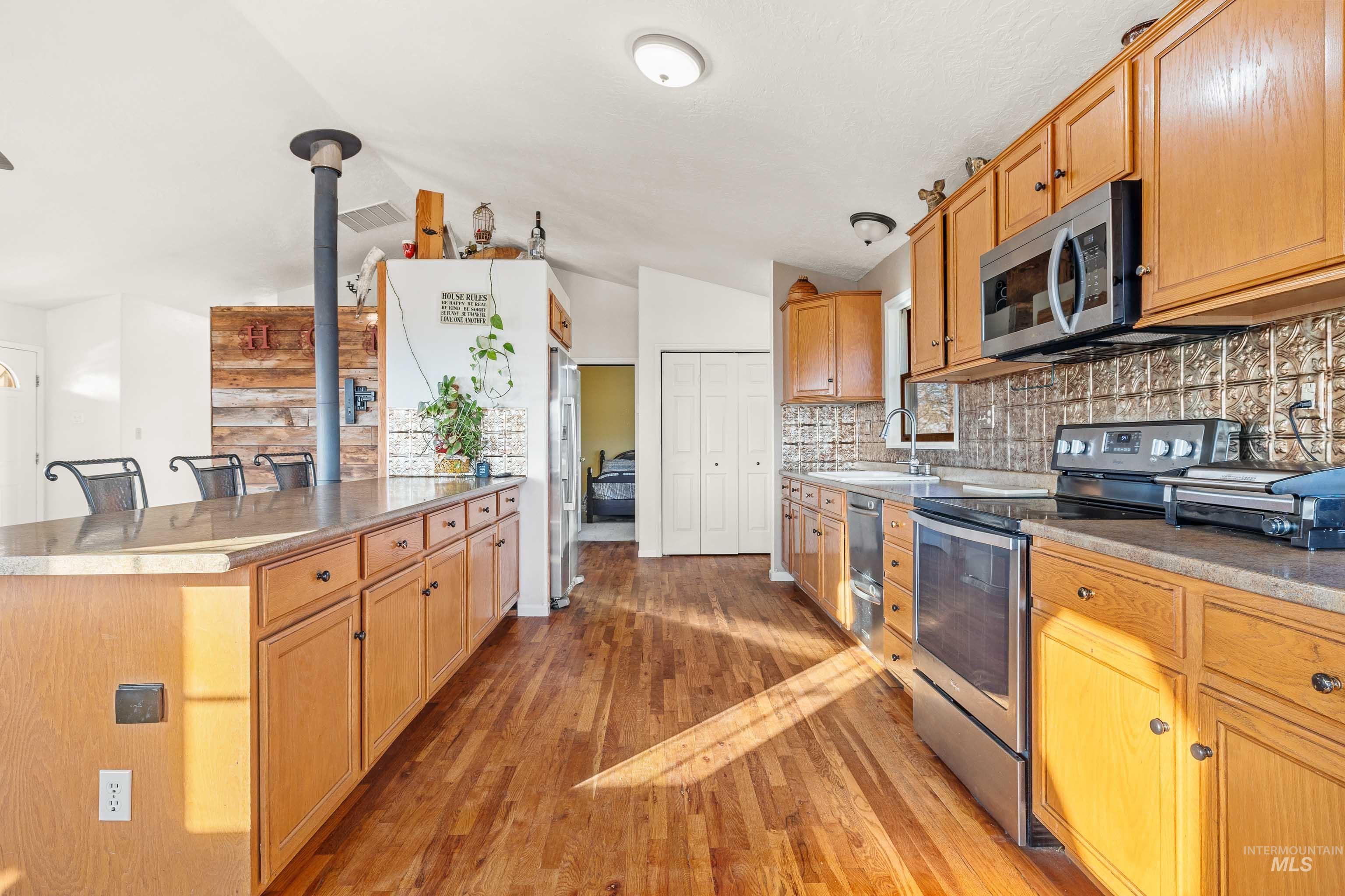 284 S 370 W, Jerome, Idaho 83338, 5 Bedrooms, 3 Bathrooms, Residential For Sale, Price $654,900,MLS 98974341