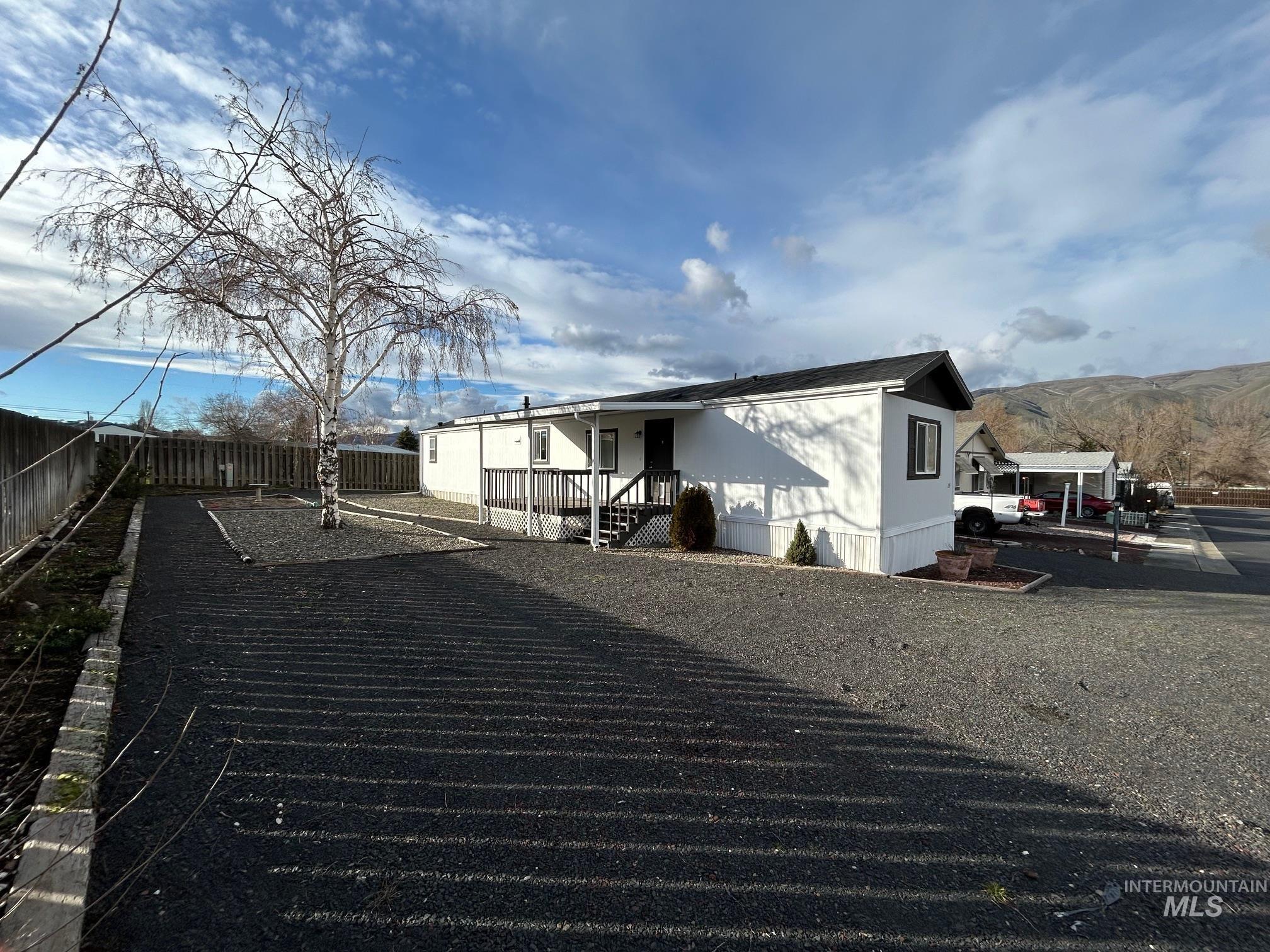 1430 Chestnut Street, Clarkston, Washington 99403, 2 Bedrooms, 2 Bathrooms, Residential For Sale, Price $120,000,MLS 98974347