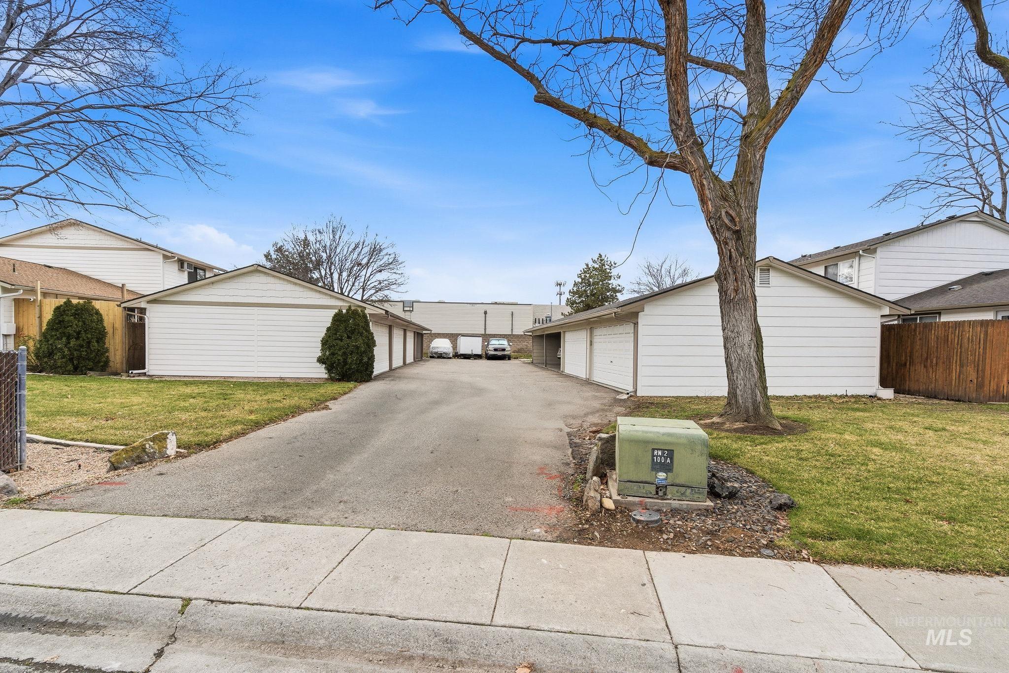 8443 W Rifleman St, Boise, Idaho 83704, 2 Bedrooms, 1 Bathroom, Residential For Sale, Price $305,000, 98974357