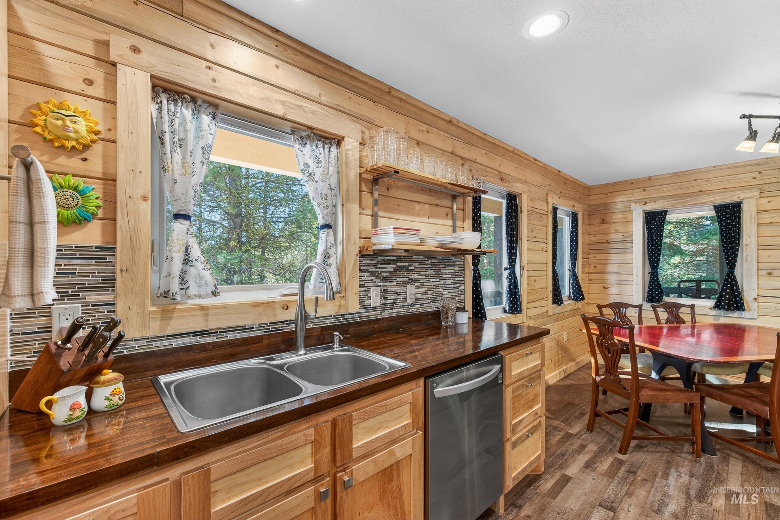 357/359 Veronica St, McCall, Idaho 83638, 3 Bedrooms, 3 Bathrooms, Residential For Sale, Price $949,000,MLS 98974360