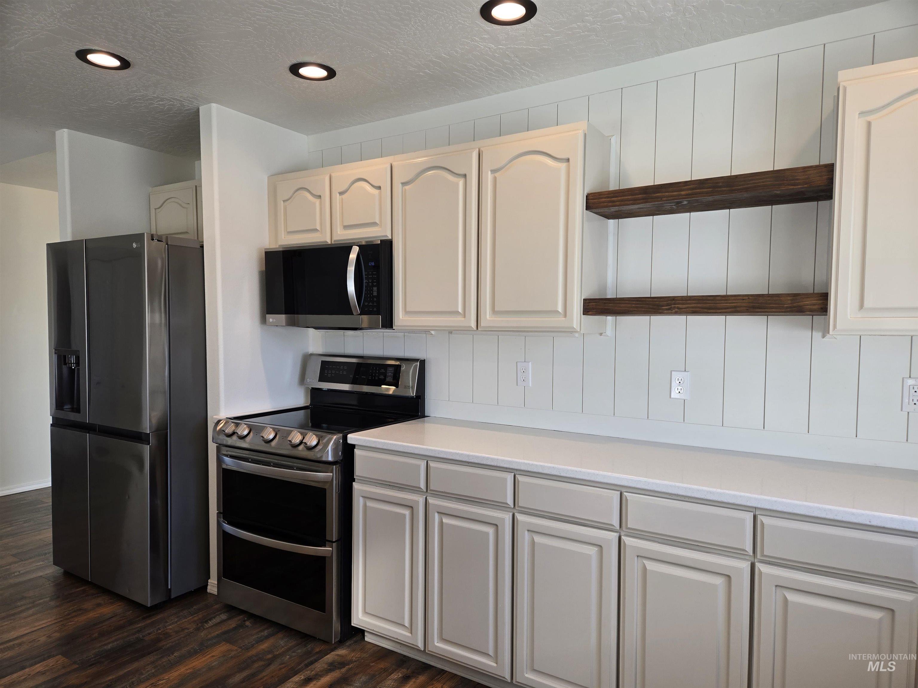 405 N Dorian Drive, Ontario, Oregon 97914, 4 Bedrooms, 3.5 Bathrooms, Residential For Sale, Price $575,000,MLS 98974361