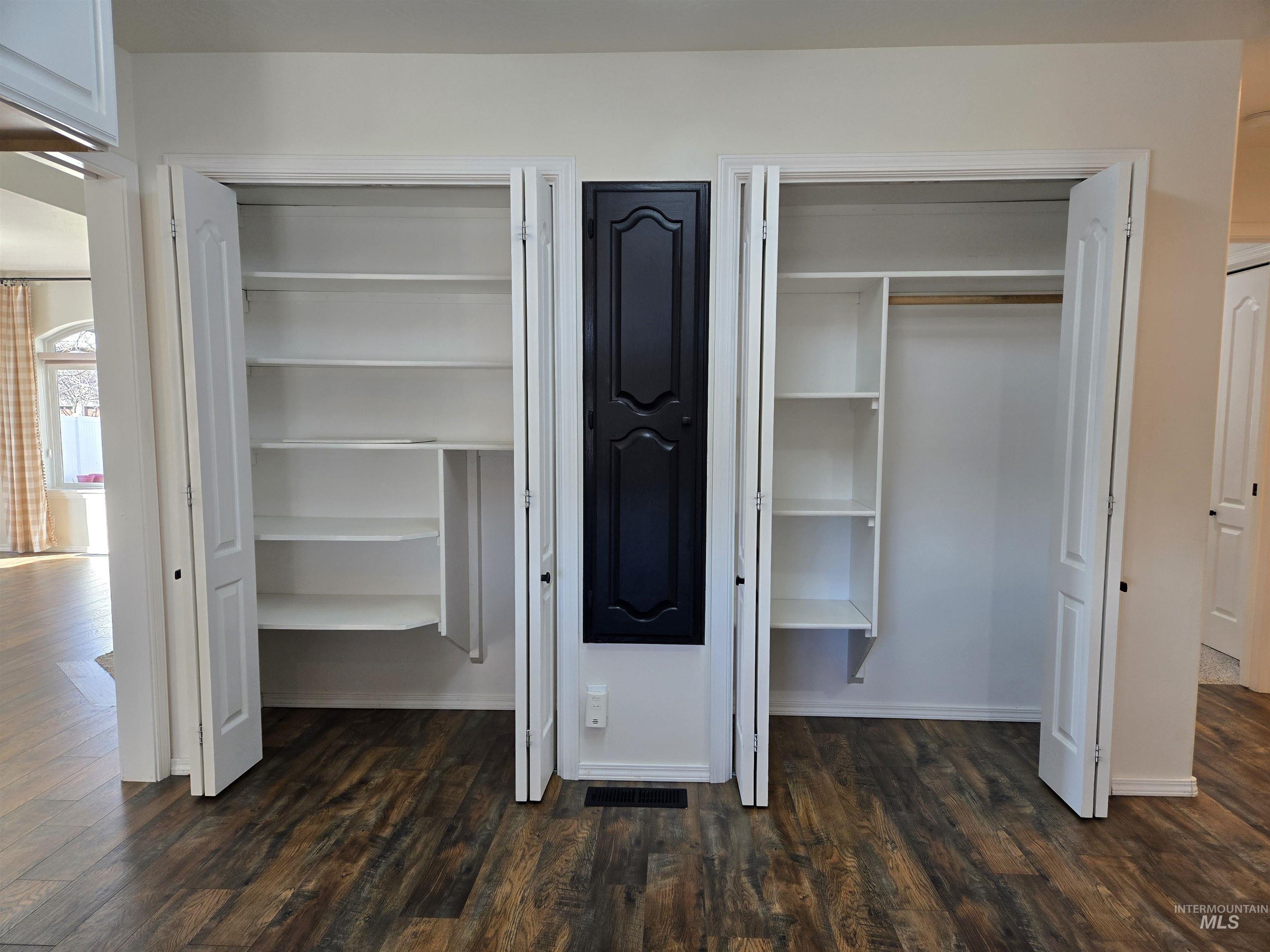 405 N Dorian Drive, Ontario, Oregon 97914, 4 Bedrooms, 3.5 Bathrooms, Residential For Sale, Price $575,000,MLS 98974361