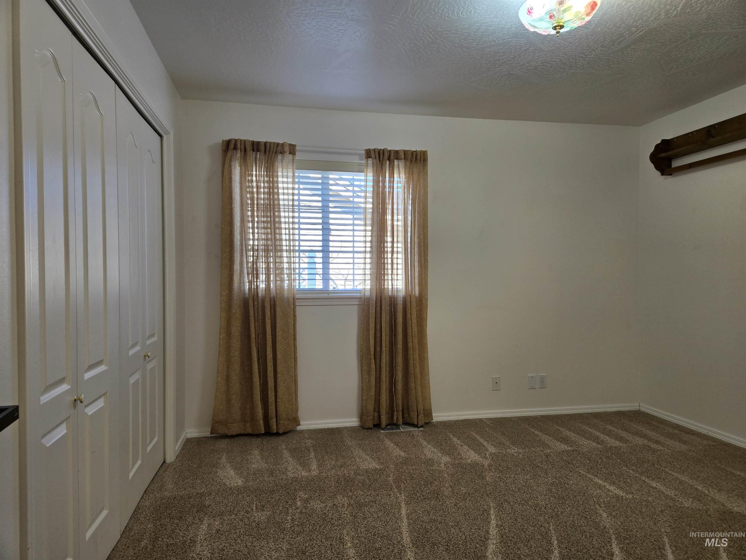 405 N Dorian Drive, Ontario, Oregon 97914, 4 Bedrooms, 3.5 Bathrooms, Residential For Sale, Price $575,000,MLS 98974361