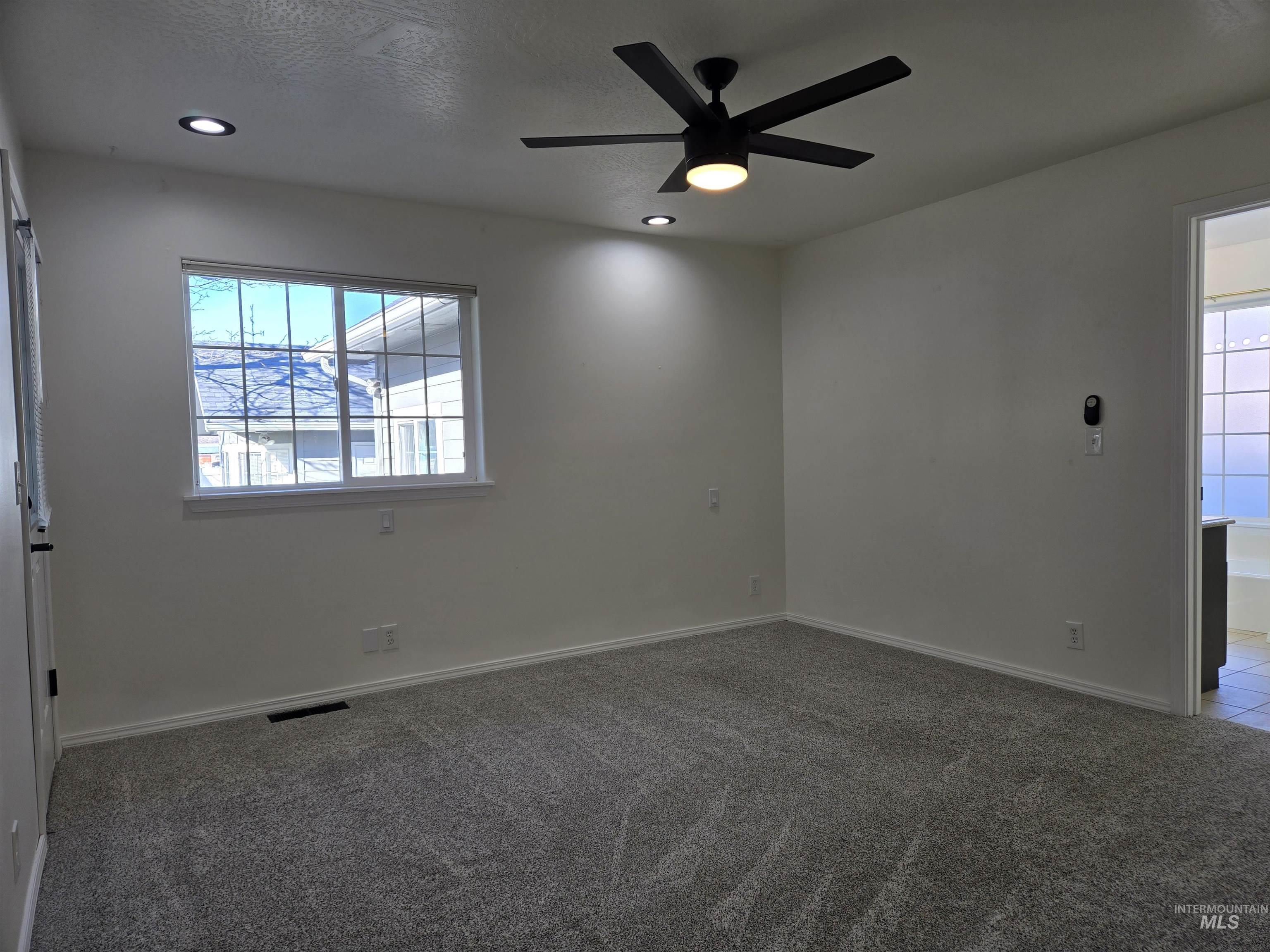 405 N Dorian Drive, Ontario, Oregon 97914, 4 Bedrooms, 3.5 Bathrooms, Residential For Sale, Price $575,000,MLS 98974361