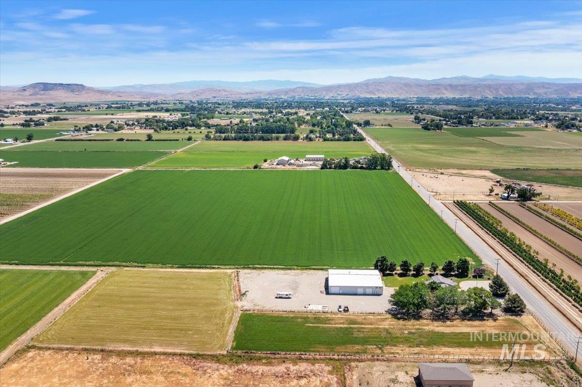 2800 W Idaho Blvd, Emmett, Idaho 83617, 5 Bedrooms, 4 Bathrooms, Residential For Sale, Price $1,750,000,MLS 98974362