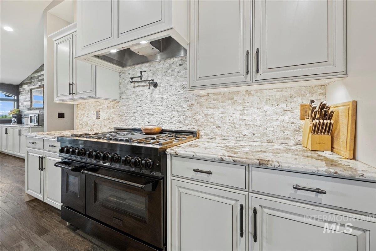 2800 W Idaho Blvd, Emmett, Idaho 83617, 5 Bedrooms, 4 Bathrooms, Residential For Sale, Price $1,790,000,MLS 98974362