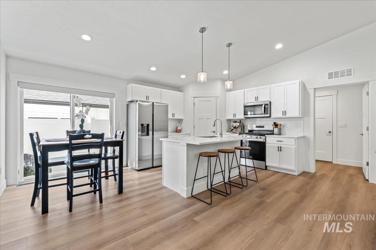 1419 W Lark Ct, Nampa, Idaho 83651, 3 Bedrooms, 2 Bathrooms, Residential For Sale, Price $349,900,MLS 98974363