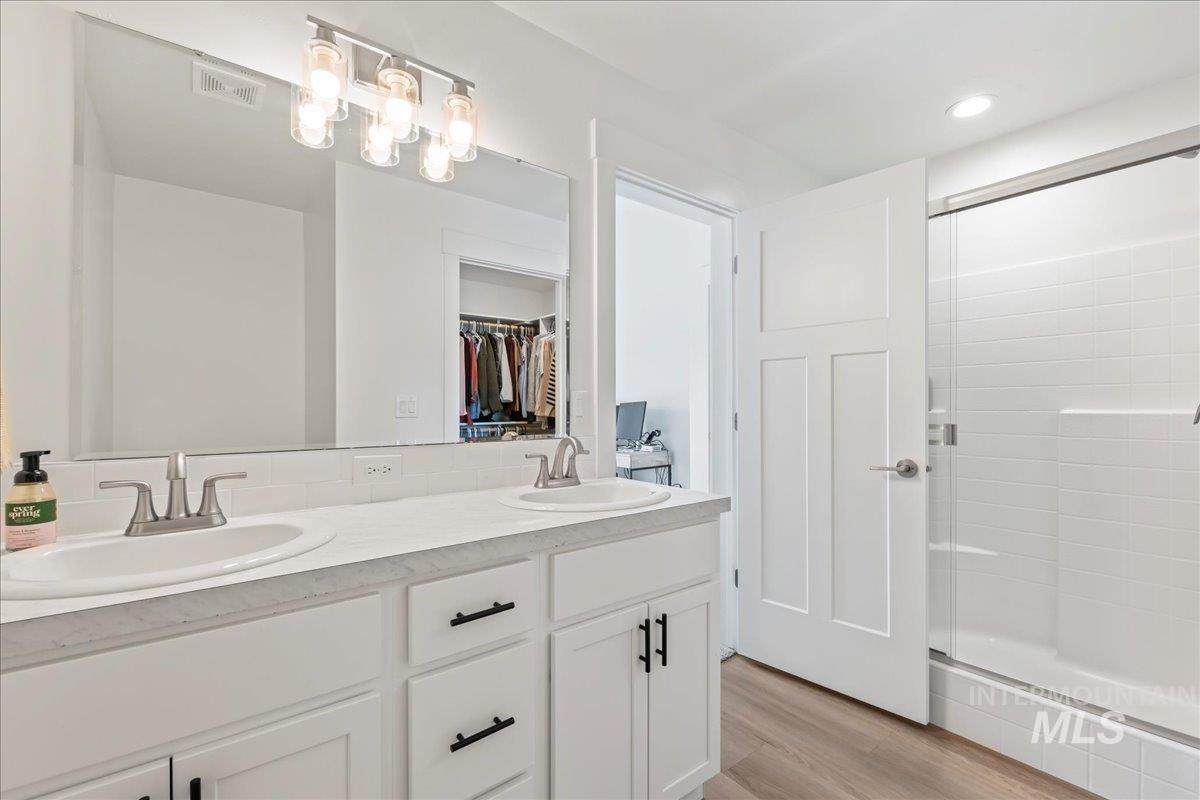 1419 W Lark Ct, Nampa, Idaho 83651, 3 Bedrooms, 2 Bathrooms, Residential For Sale, Price $349,900,MLS 98974363