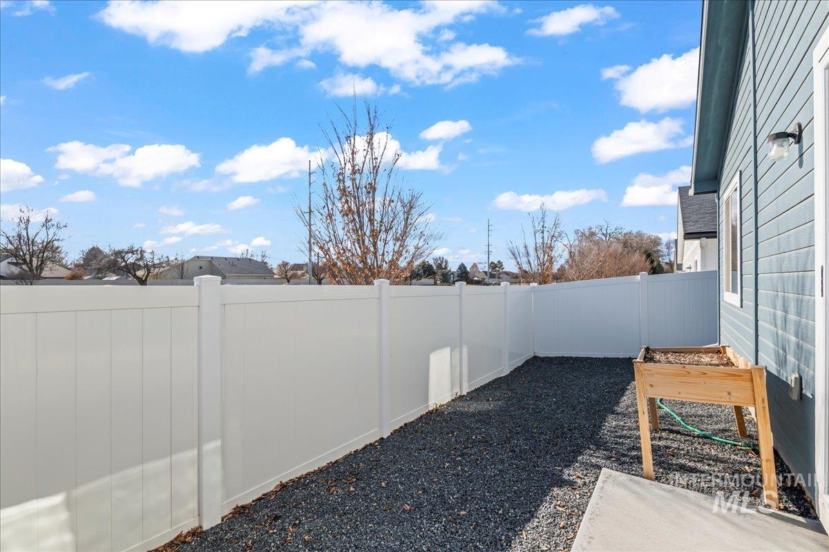 1419 W Lark Ct, Nampa, Idaho 83651, 3 Bedrooms, 2 Bathrooms, Residential For Sale, Price $349,900,MLS 98974363