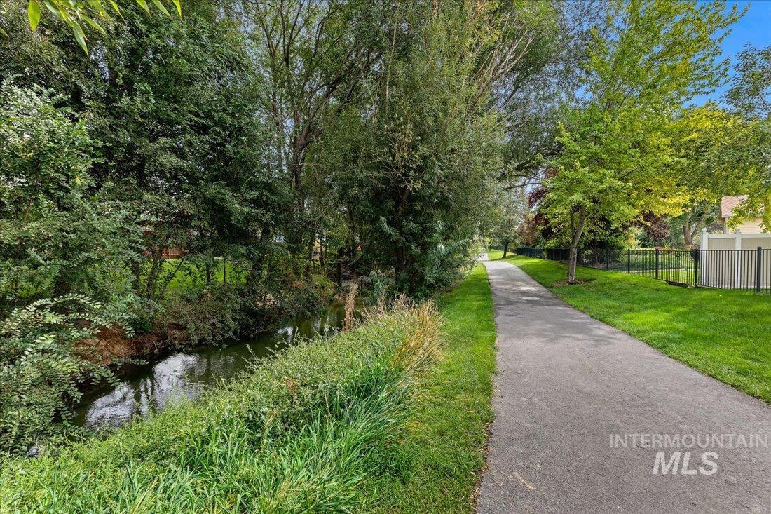 1419 W Lark Ct, Nampa, Idaho 83651, 3 Bedrooms, 2 Bathrooms, Residential For Sale, Price $349,900,MLS 98974363