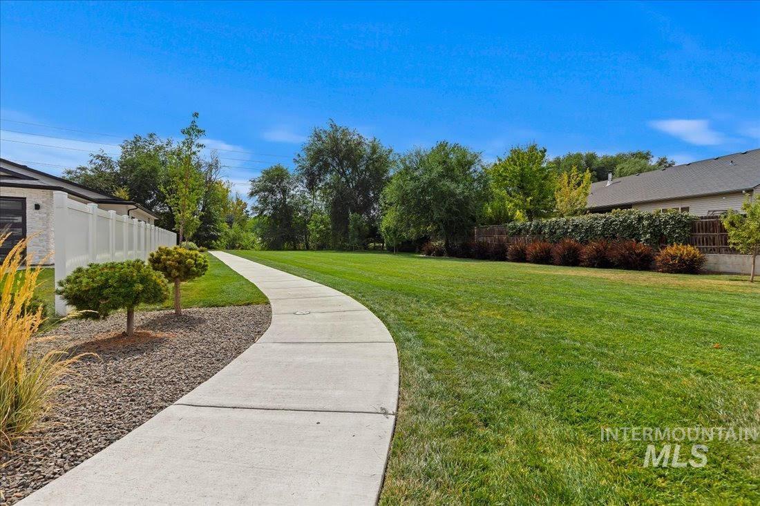1419 W Lark Ct, Nampa, Idaho 83651, 3 Bedrooms, 2 Bathrooms, Residential For Sale, Price $349,900,MLS 98974363
