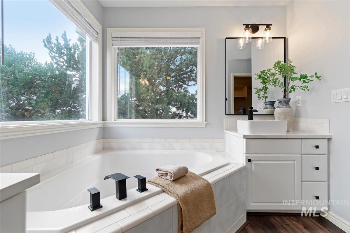 1877 S Rustic Mill Pl, Boise, Idaho 83709, 4 Bedrooms, 2.5 Bathrooms, Residential For Sale, Price $649,900,MLS 98974365