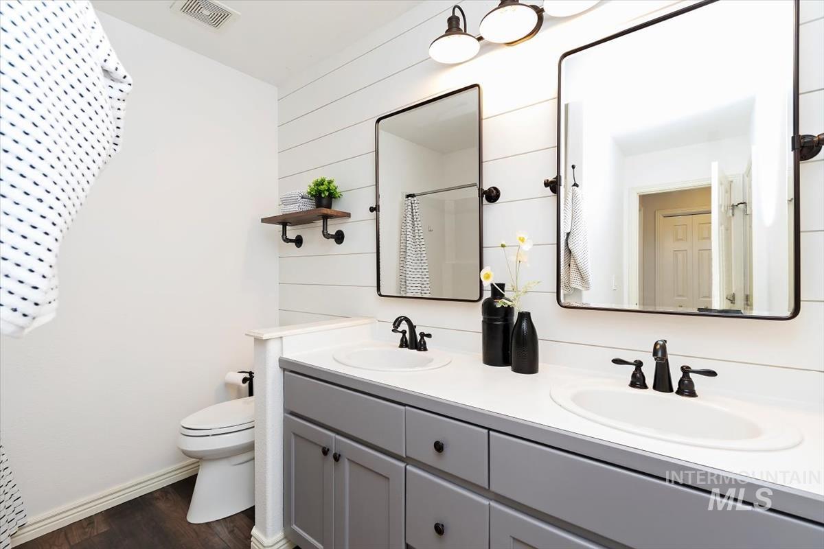 1877 S Rustic Mill Pl, Boise, Idaho 83709, 4 Bedrooms, 2.5 Bathrooms, Residential For Sale, Price $649,900,MLS 98974365