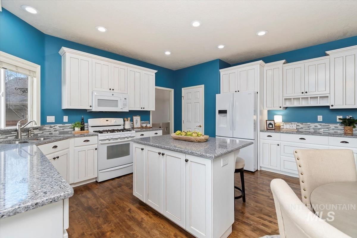 1877 S Rustic Mill Pl, Boise, Idaho 83709, 4 Bedrooms, 2.5 Bathrooms, Residential For Sale, Price $649,900,MLS 98974365