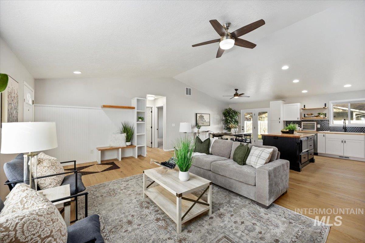 1827 Targhee Drive, Twin Falls, Idaho 83301, 3 Bedrooms, 2 Bathrooms, Residential For Sale, Price $399,900,MLS 98974366