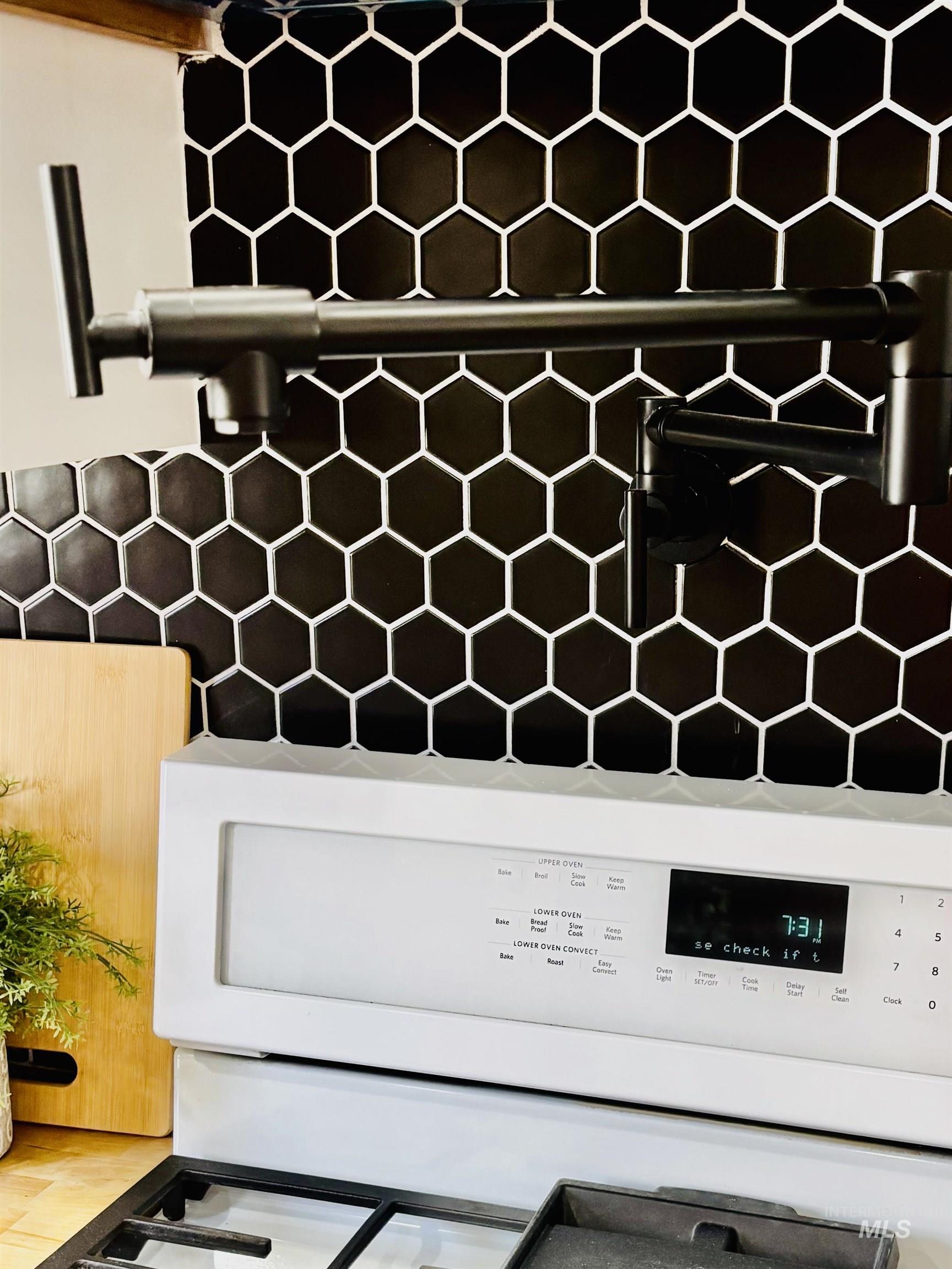 1827 Targhee Drive, Twin Falls, Idaho 83301, 3 Bedrooms, 2 Bathrooms, Residential For Sale, Price $389,000, 98974366