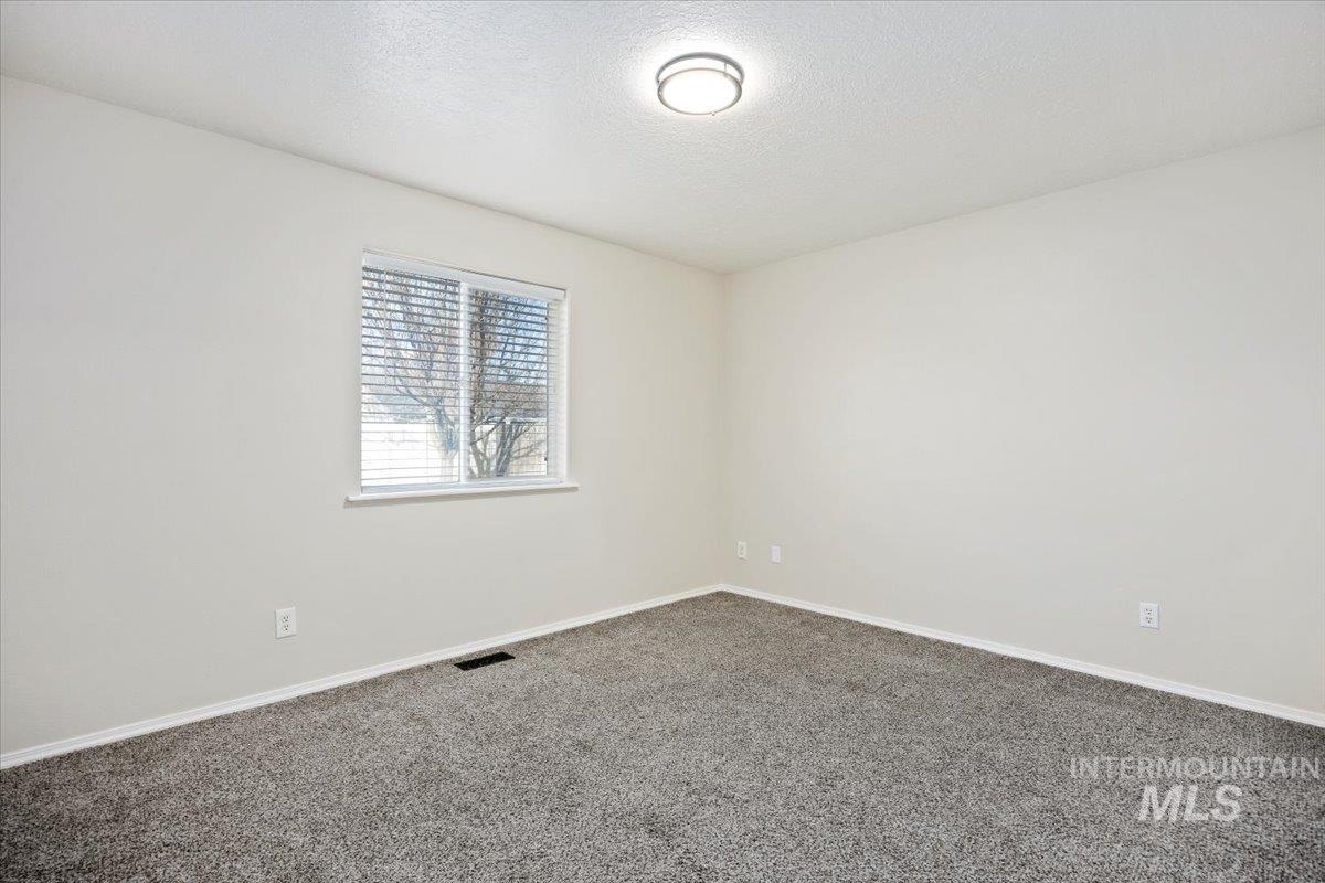 1827 Targhee Drive, Twin Falls, Idaho 83301, 3 Bedrooms, 2 Bathrooms, Residential For Sale, Price $399,900,MLS 98974366