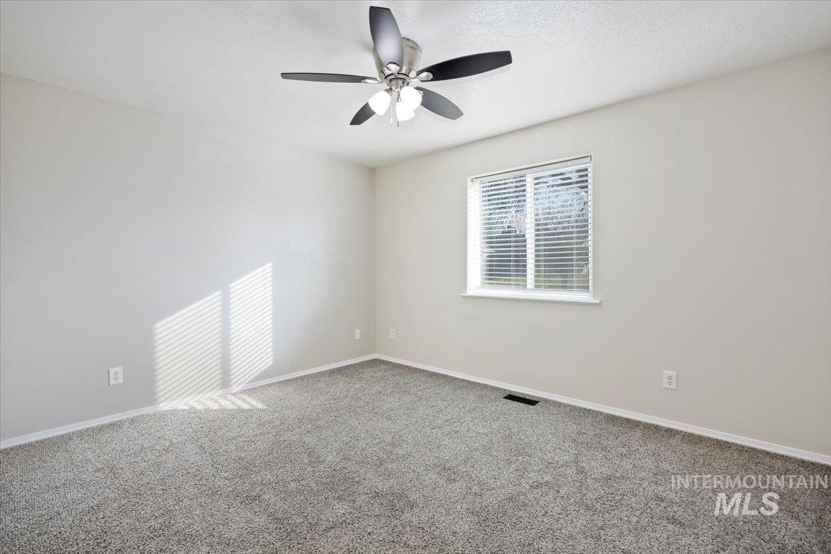 1827 Targhee Drive, Twin Falls, Idaho 83301, 3 Bedrooms, 2 Bathrooms, Residential For Sale, Price $399,900,MLS 98974366