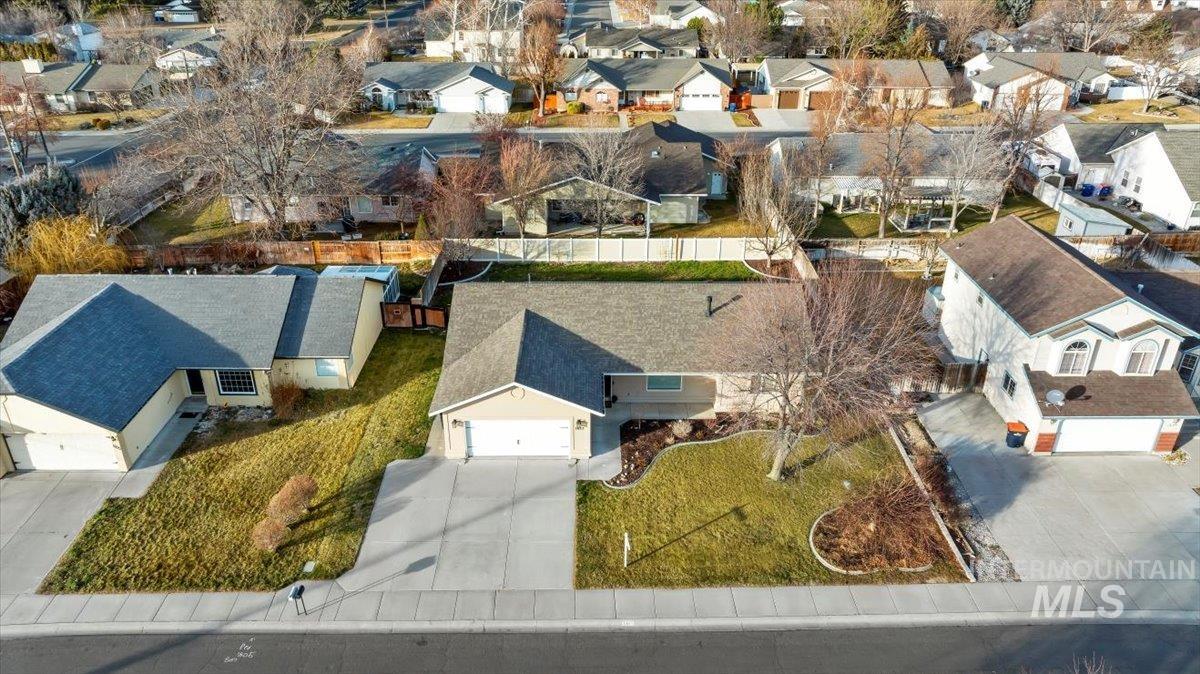1827 Targhee Drive, Twin Falls, Idaho 83301, 3 Bedrooms, 2 Bathrooms, Residential For Sale, Price $399,900,MLS 98974366