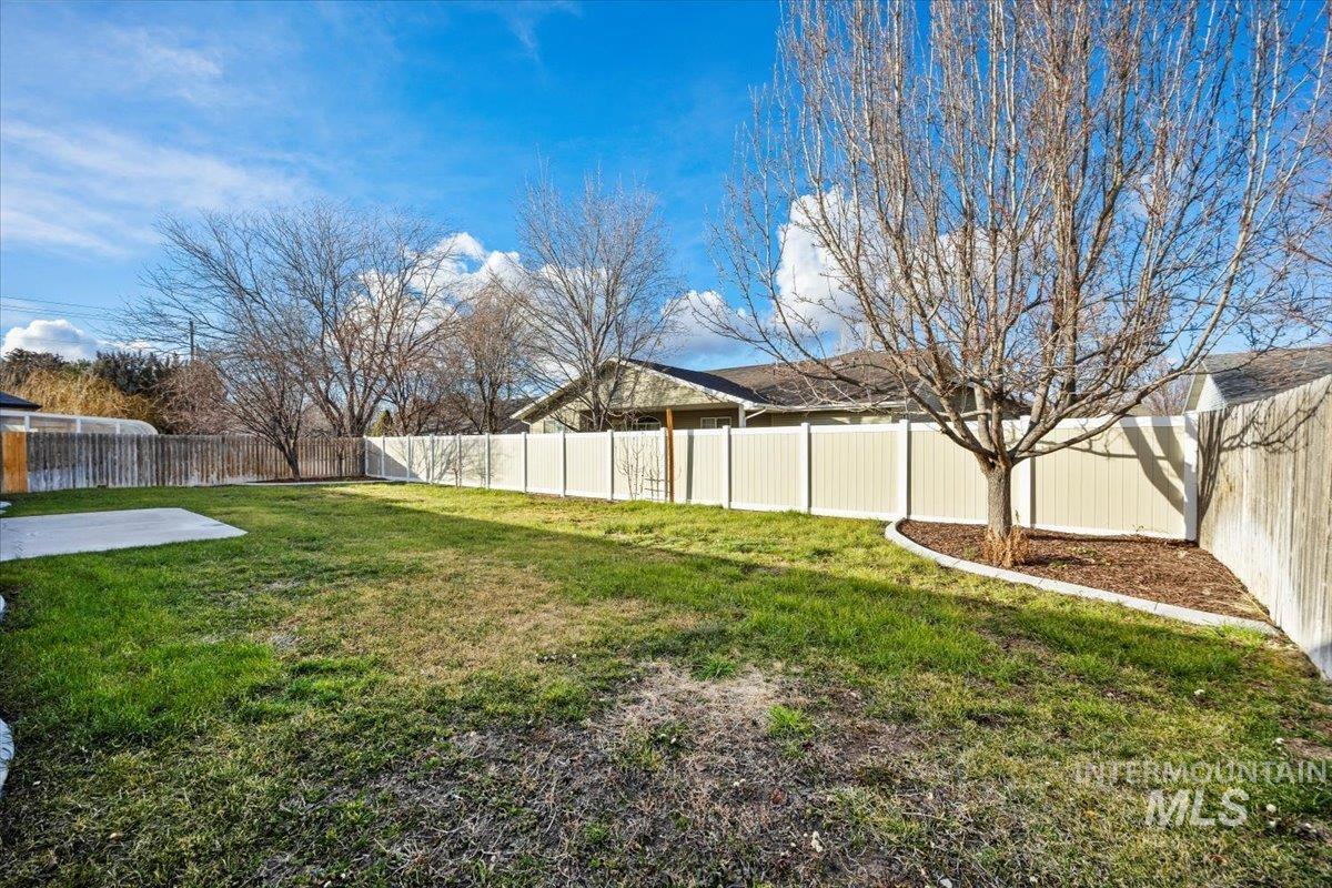 1827 Targhee Drive, Twin Falls, Idaho 83301, 3 Bedrooms, 2 Bathrooms, Residential For Sale, Price $389,000, 98974366