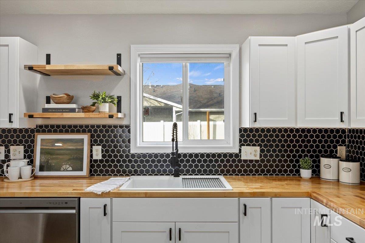 1827 Targhee Drive, Twin Falls, Idaho 83301, 3 Bedrooms, 2 Bathrooms, Residential For Sale, Price $389,000, 98974366