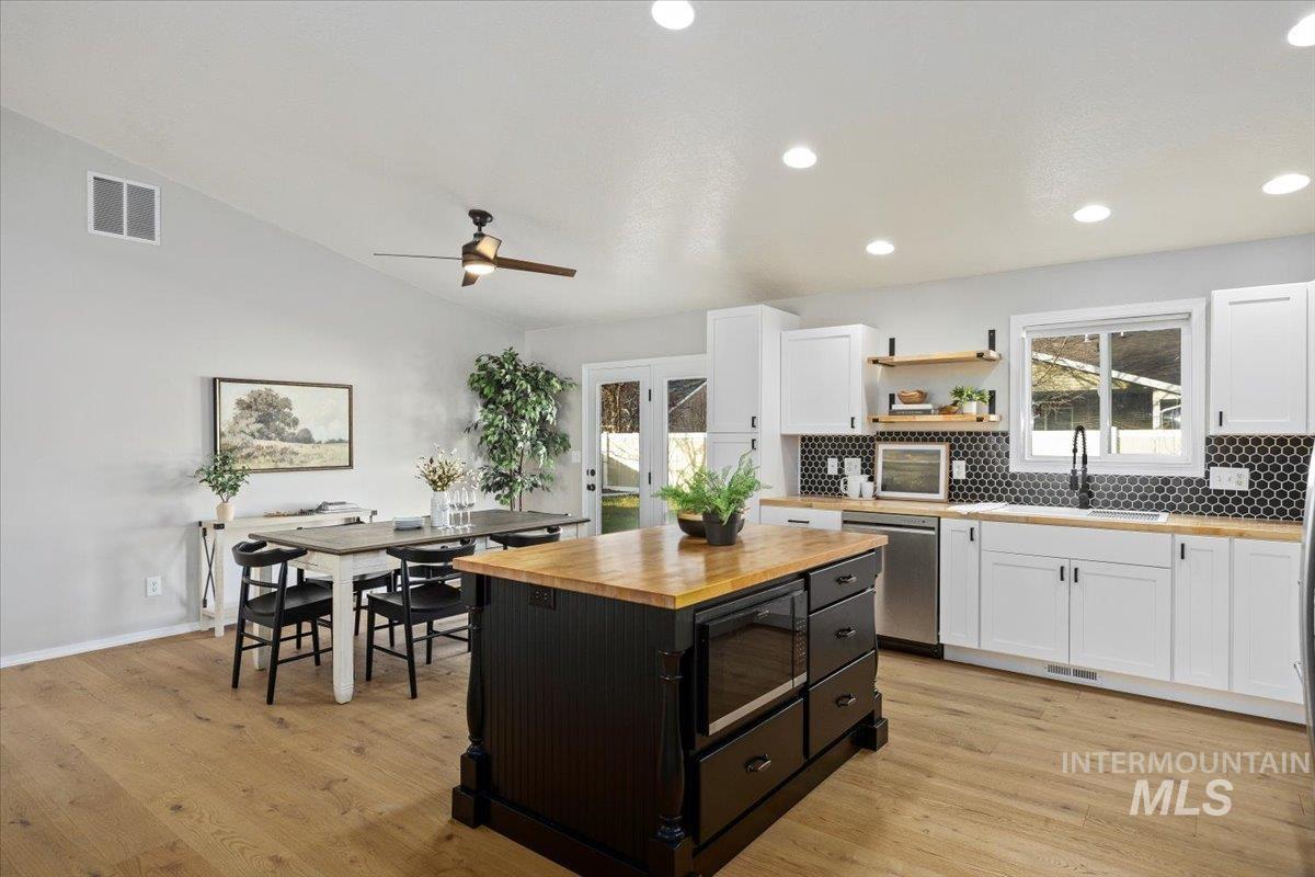 1827 Targhee Drive, Twin Falls, Idaho 83301, 3 Bedrooms, 2 Bathrooms, Residential For Sale, Price $399,900,MLS 98974366