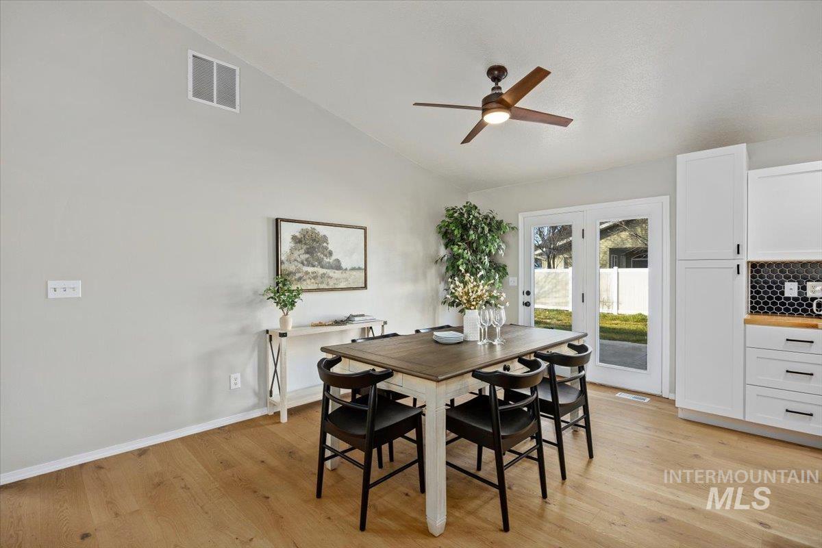 1827 Targhee Drive, Twin Falls, Idaho 83301, 3 Bedrooms, 2 Bathrooms, Residential For Sale, Price $399,900,MLS 98974366