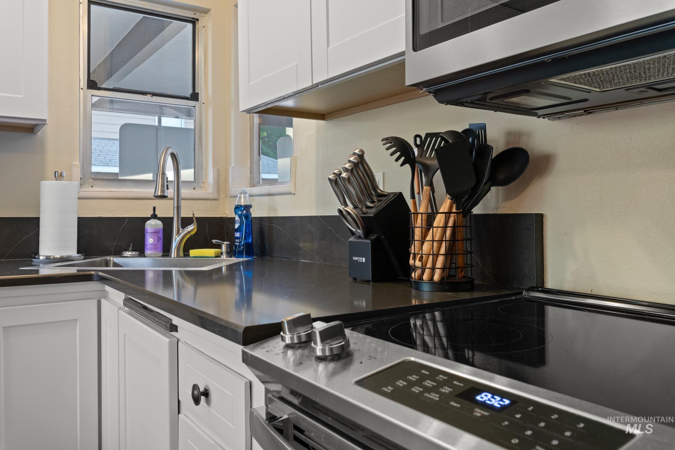 2238 S Latah Street, Boise, Idaho 83705, 3 Bedrooms, 1 Bathroom, Residential For Sale, Price $399,900,MLS 98974367