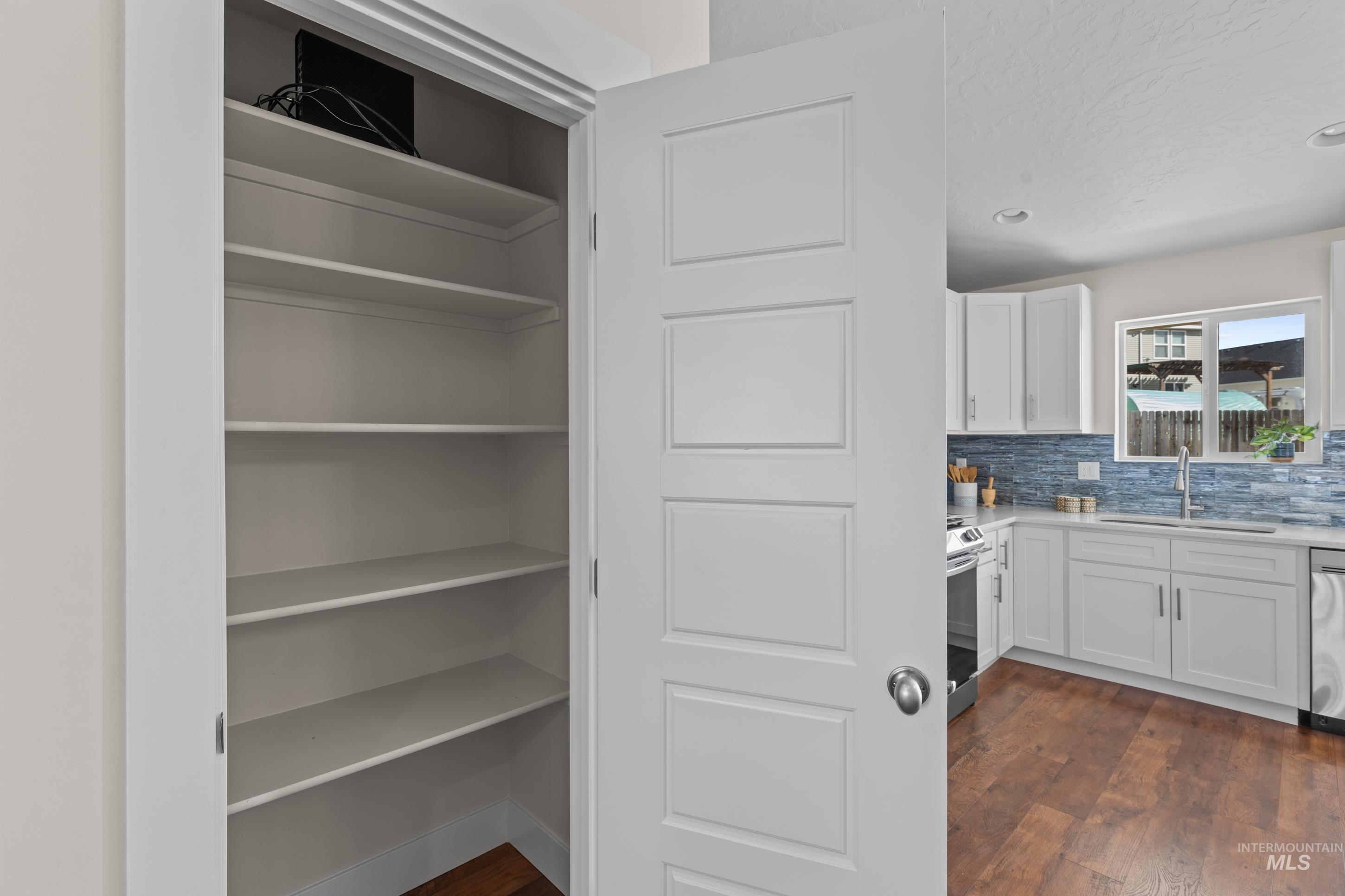 1698 NE Quarry Ave, Mountain Home, Idaho 83647, 4 Bedrooms, 2.5 Bathrooms, Residential For Sale, Price $384,900,MLS 98974369