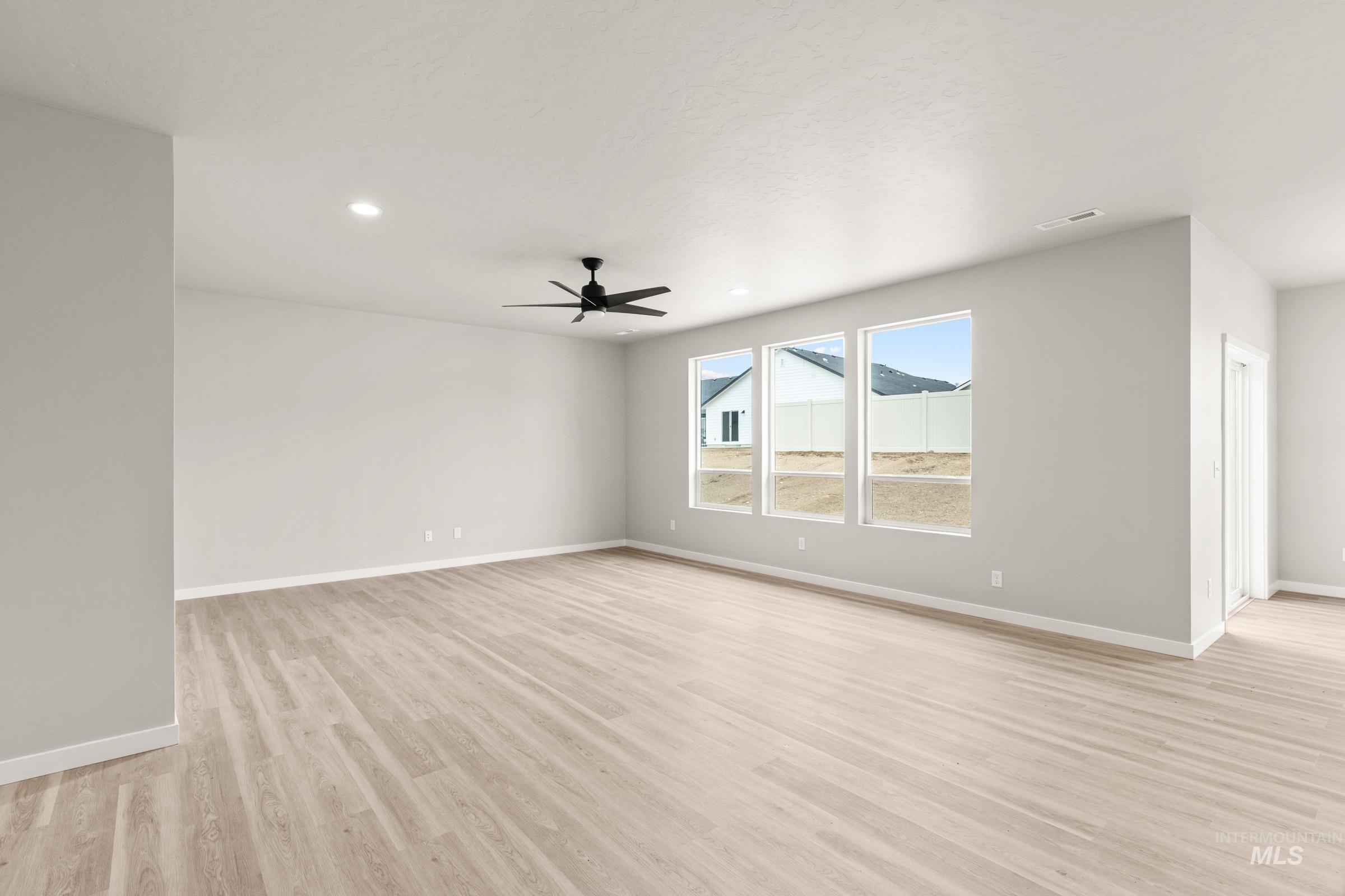 3877 E Jamestown Dr, Nampa, Idaho 83686, 4 Bedrooms, 2 Bathrooms, Residential For Sale, Price $509,990, 98974371