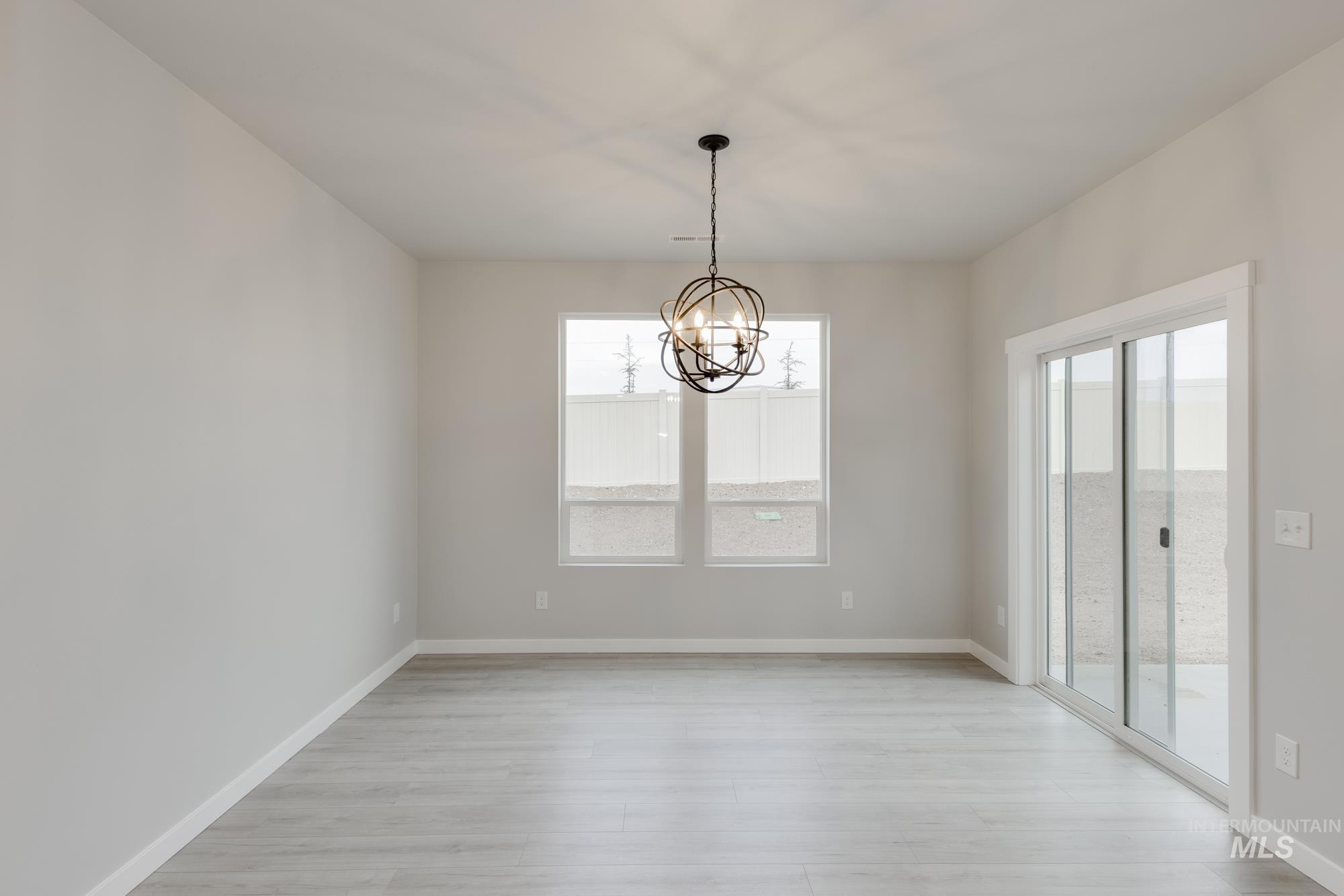 3877 E Jamestown Dr, Nampa, Idaho 83686, 4 Bedrooms, 2 Bathrooms, Residential For Sale, Price $509,990,MLS 98974371