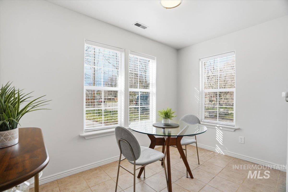 2200 N 9th Street, Boise, Idaho 83702, 3 Bedrooms, 2 Bathrooms, Residential For Sale, Price $684,000,MLS 98974375