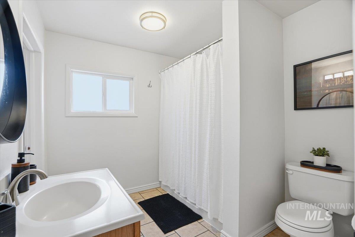 2200 N 9th Street, Boise, Idaho 83702, 3 Bedrooms, 2 Bathrooms, Residential For Sale, Price $684,000,MLS 98974375