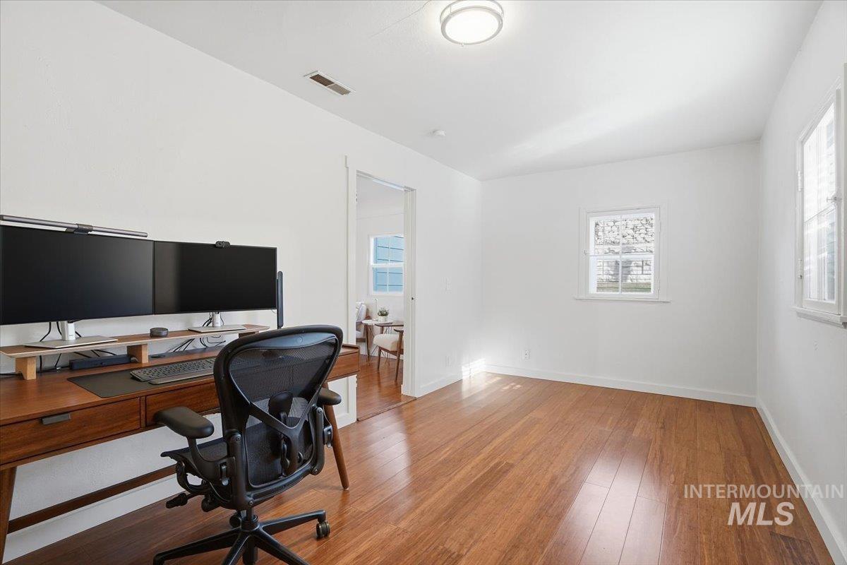 2200 N 9th Street, Boise, Idaho 83702, 3 Bedrooms, 2 Bathrooms, Residential For Sale, Price $684,000,MLS 98974375