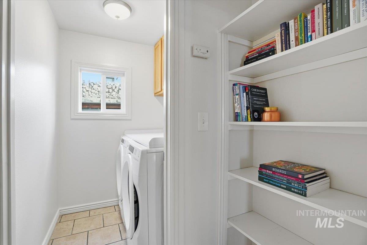 2200 N 9th Street, Boise, Idaho 83702, 3 Bedrooms, 2 Bathrooms, Residential For Sale, Price $684,000,MLS 98974375