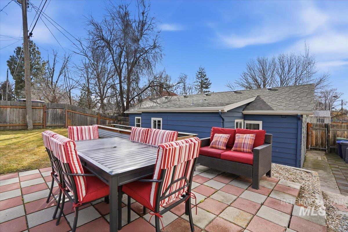 2200 N 9th Street, Boise, Idaho 83702, 3 Bedrooms, 2 Bathrooms, Residential For Sale, Price $684,000,MLS 98974375