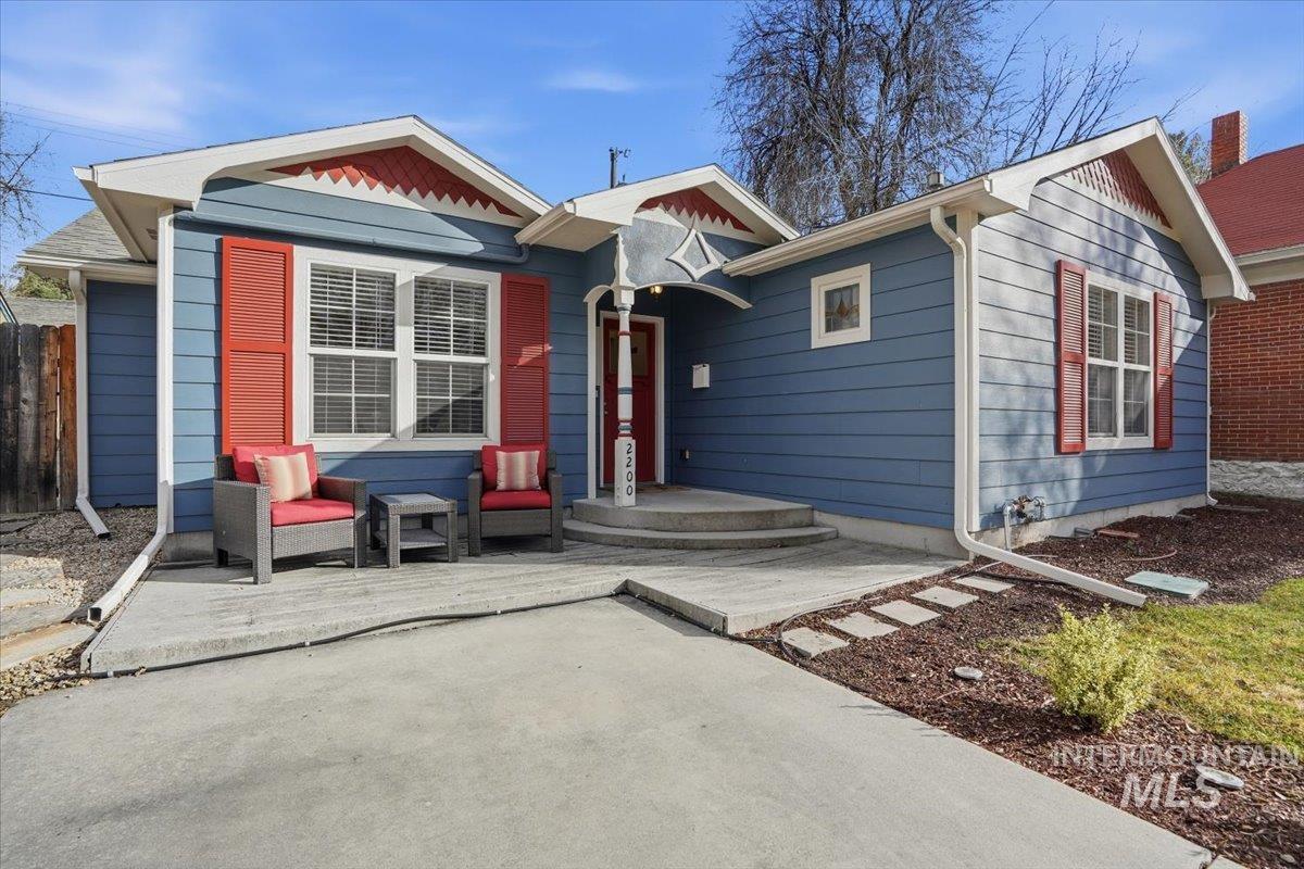 2200 N 9th Street, Boise, Idaho 83702, 3 Bedrooms, 2 Bathrooms, Residential For Sale, Price $684,000,MLS 98974375