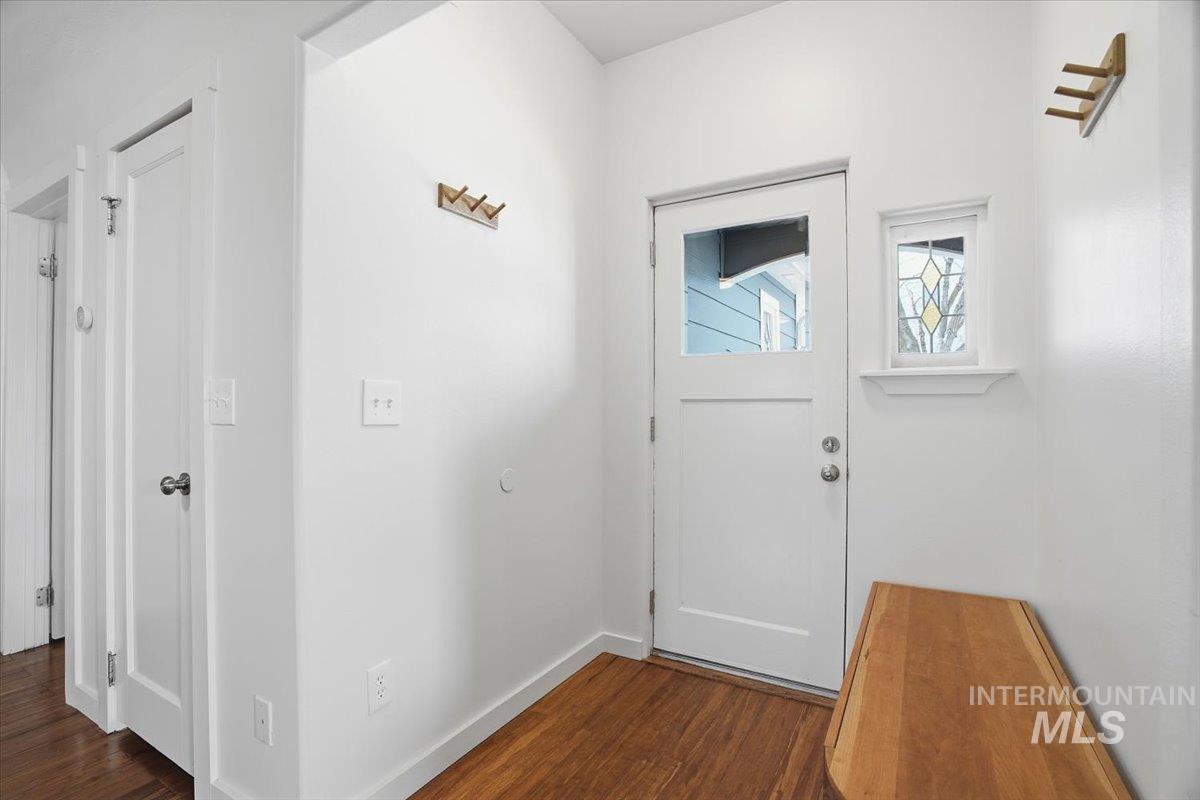 2200 N 9th Street, Boise, Idaho 83702, 3 Bedrooms, 2 Bathrooms, Residential For Sale, Price $684,000,MLS 98974375