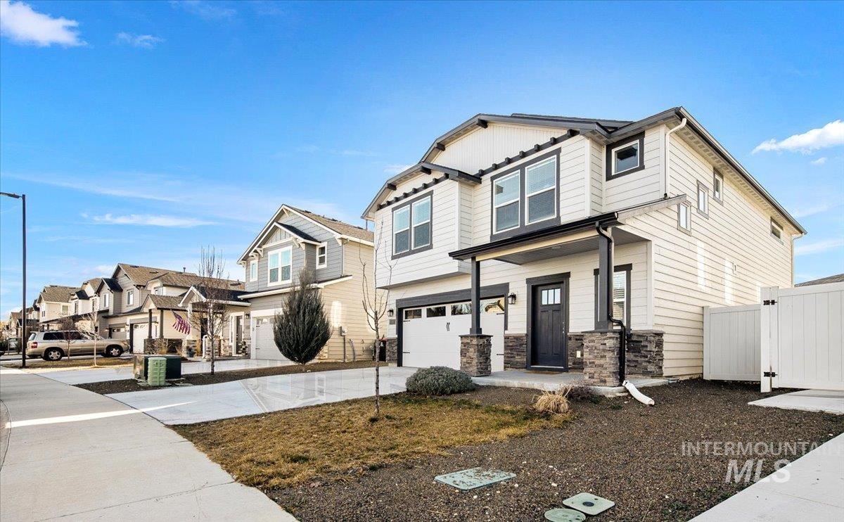 3315 S Cabin Creek Way, Meridian, Idaho 83642, 3 Bedrooms, 2.5 Bathrooms, Residential For Sale, Price $500,000,MLS 98974376