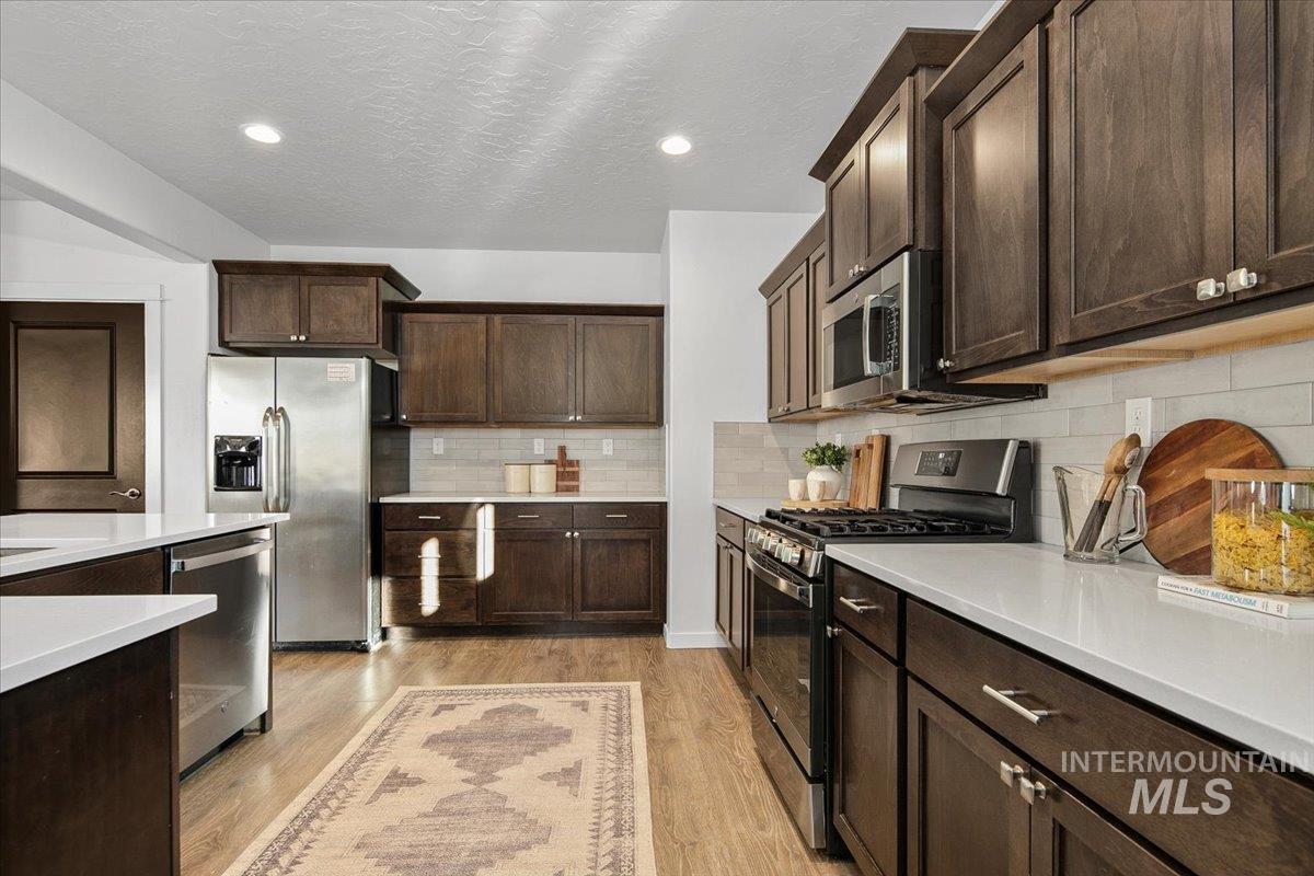 3315 S Cabin Creek Way, Meridian, Idaho 83642, 3 Bedrooms, 2.5 Bathrooms, Residential For Sale, Price $500,000,MLS 98974376